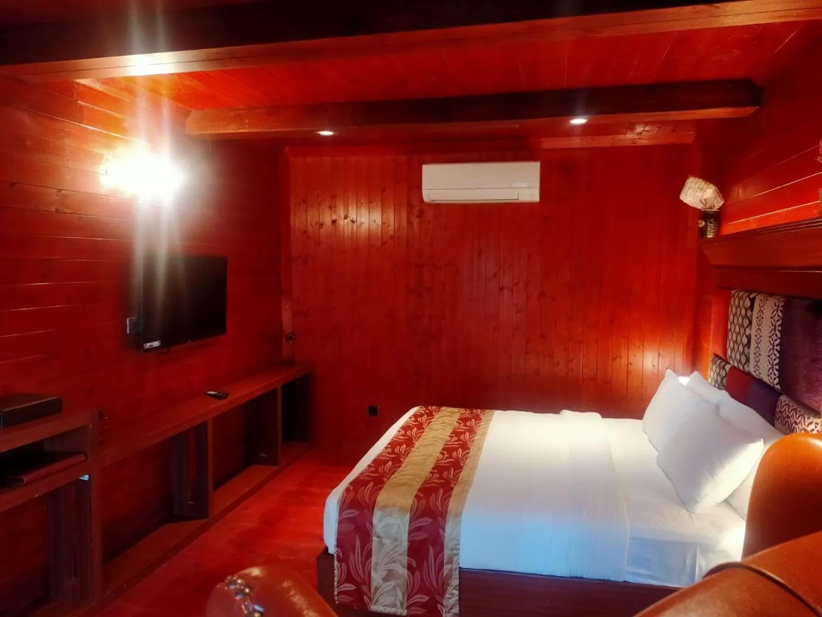 Bedroom, Bed in Accord Highland Hotel Ooty