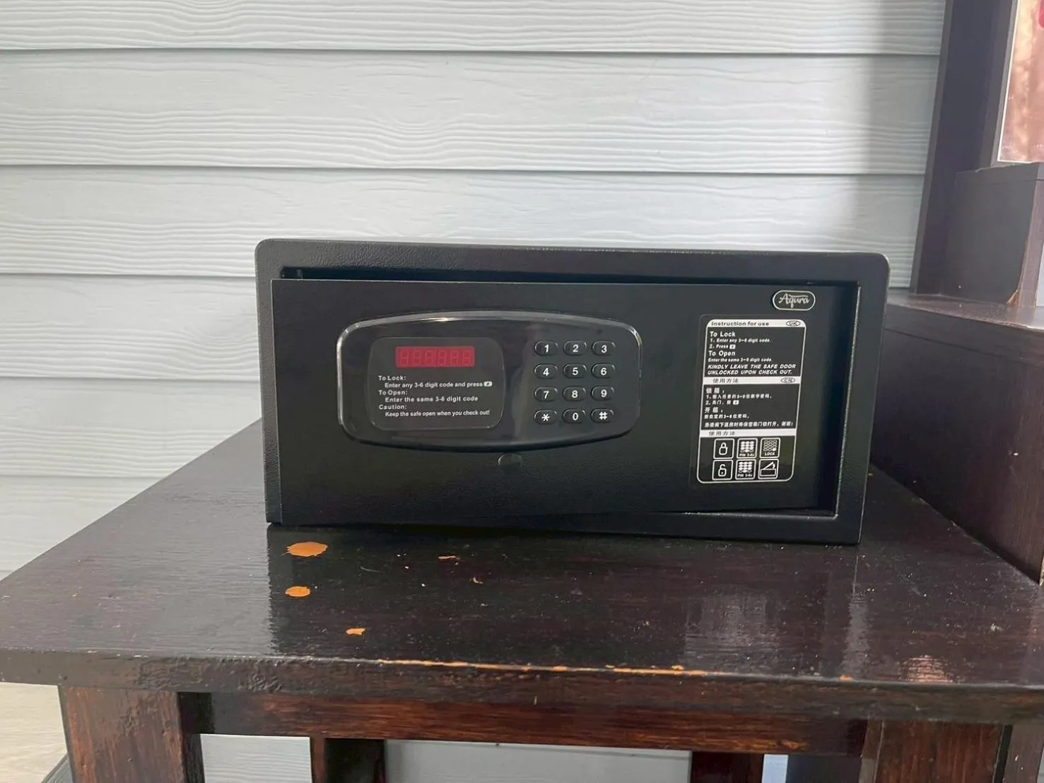 Naiharn On The Rock Resort Phuket