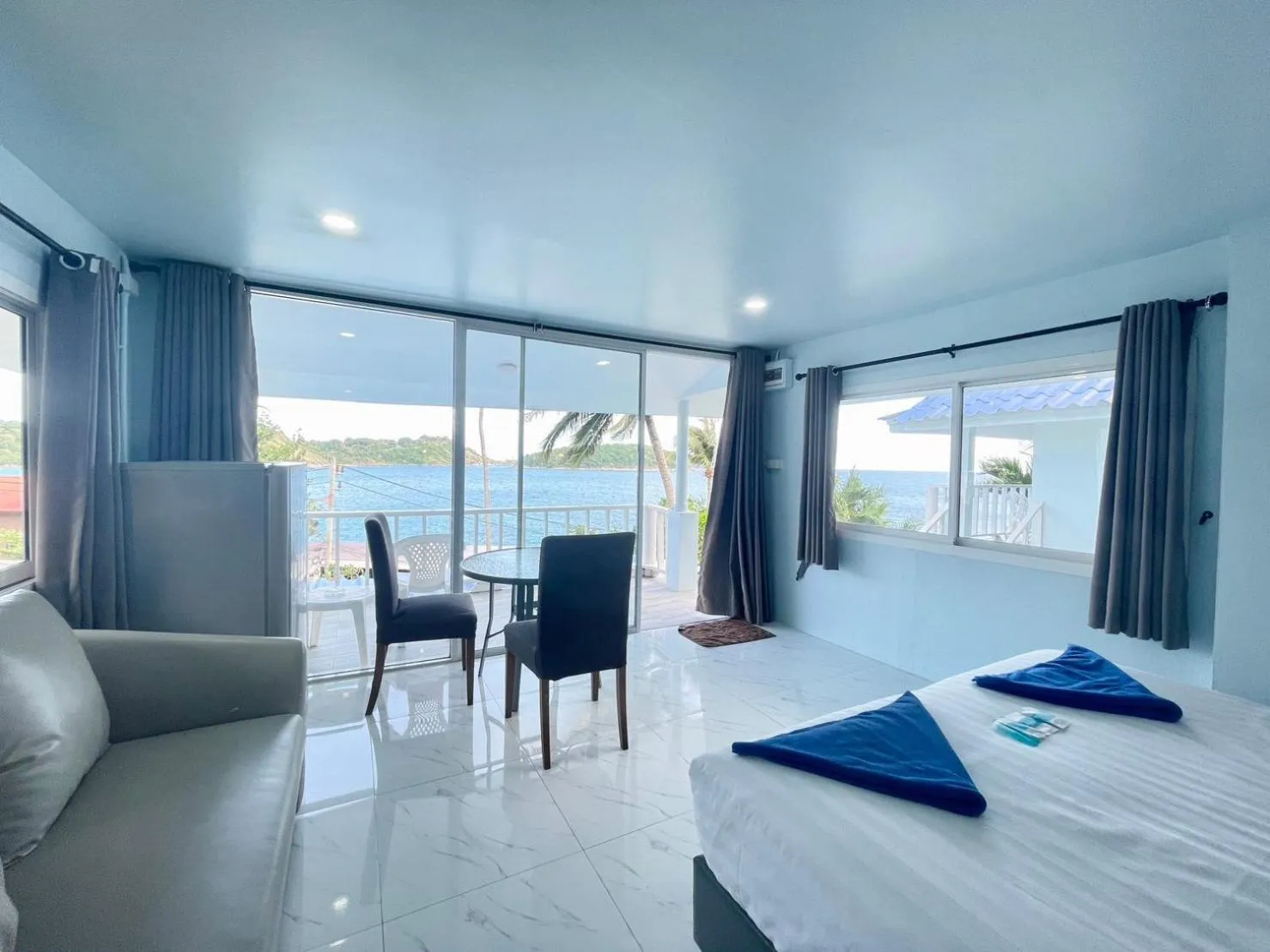 Bed in Naiharn On The Rock Resort Phuket