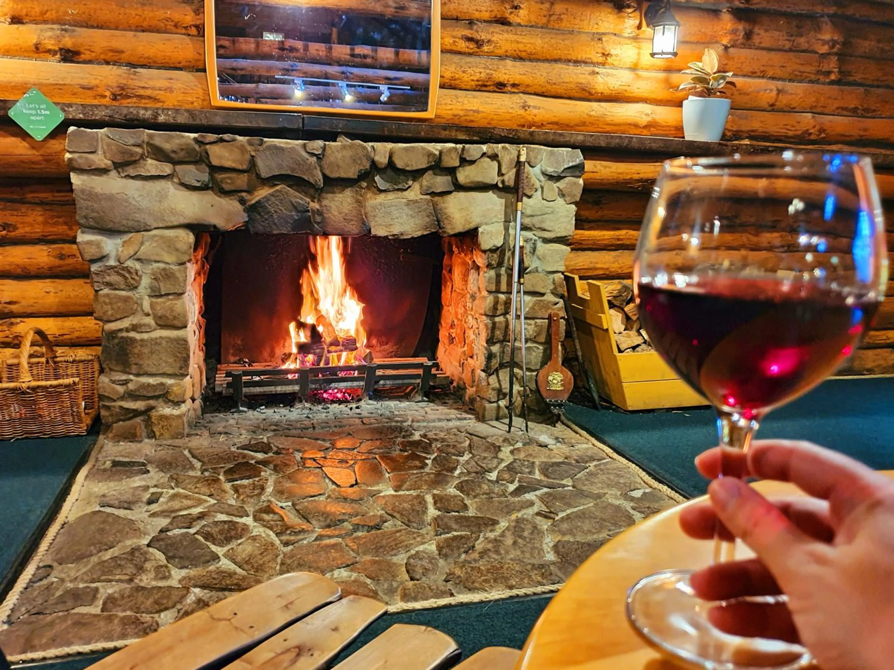 Lounge or bar in Lemonthyme Wilderness Retreat