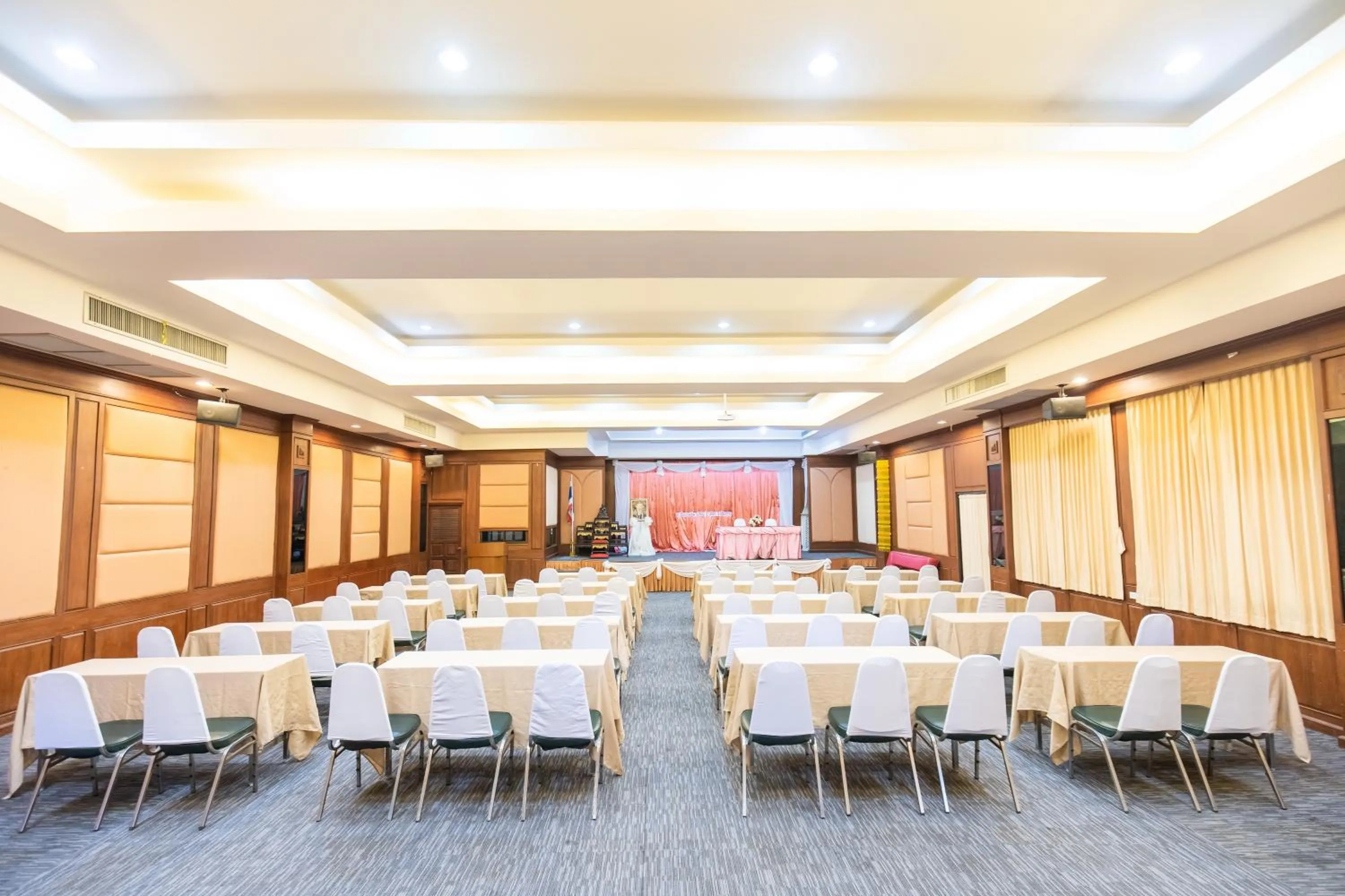 Meeting/conference room in Pimann Inn Hotel