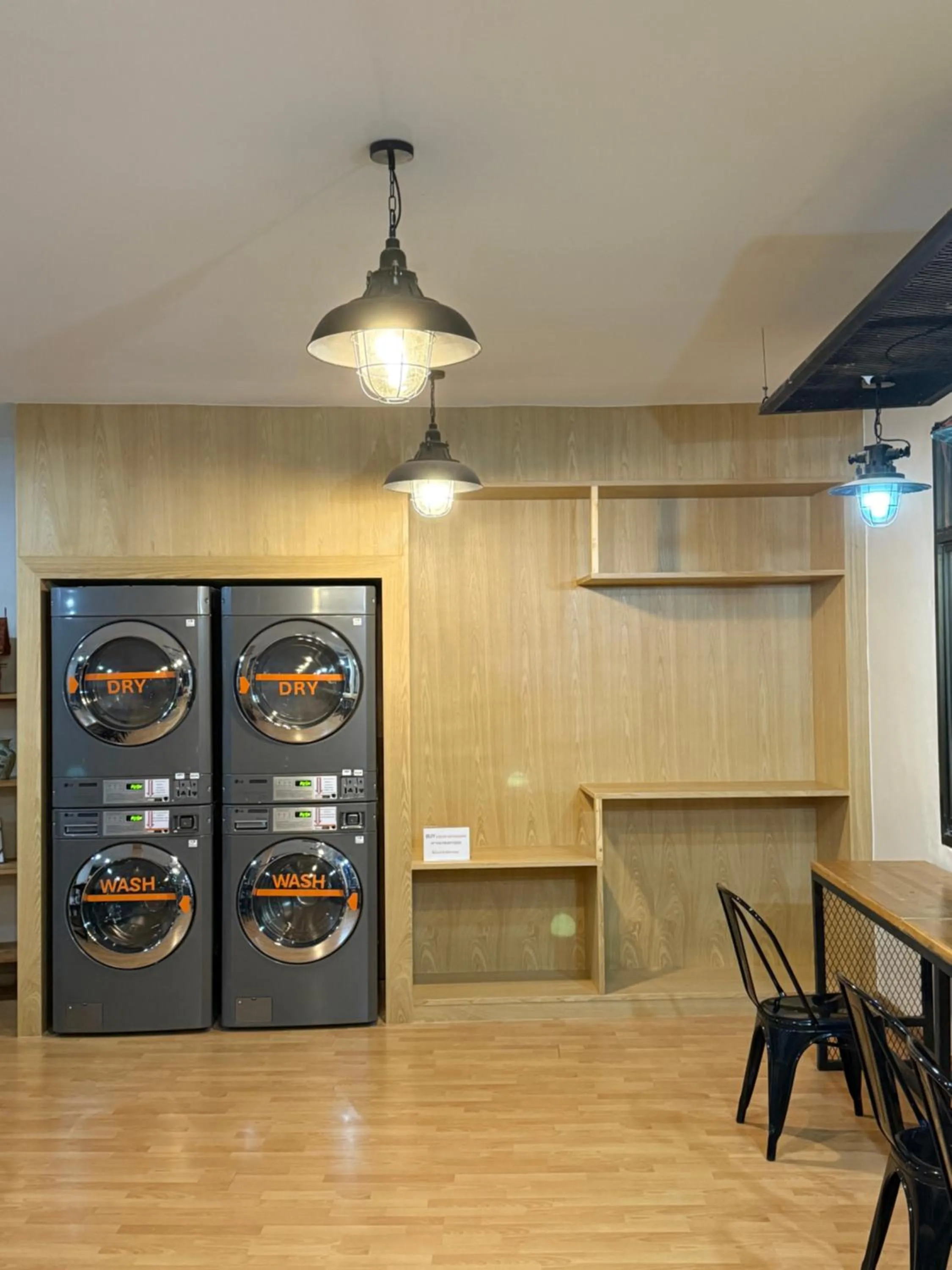 washing machine in Pimann Inn Hotel