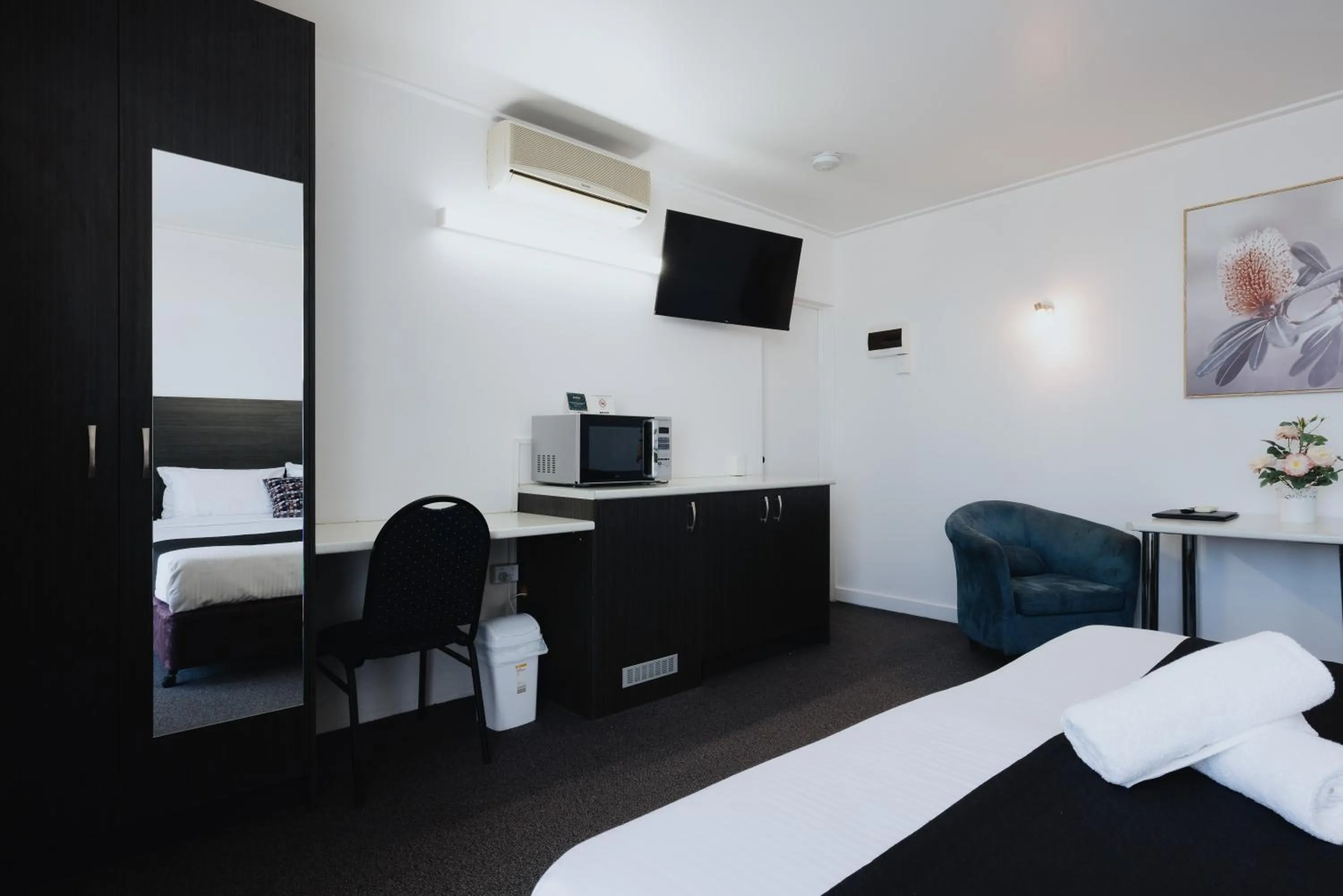Bed in Comfort Inn Traralgon
