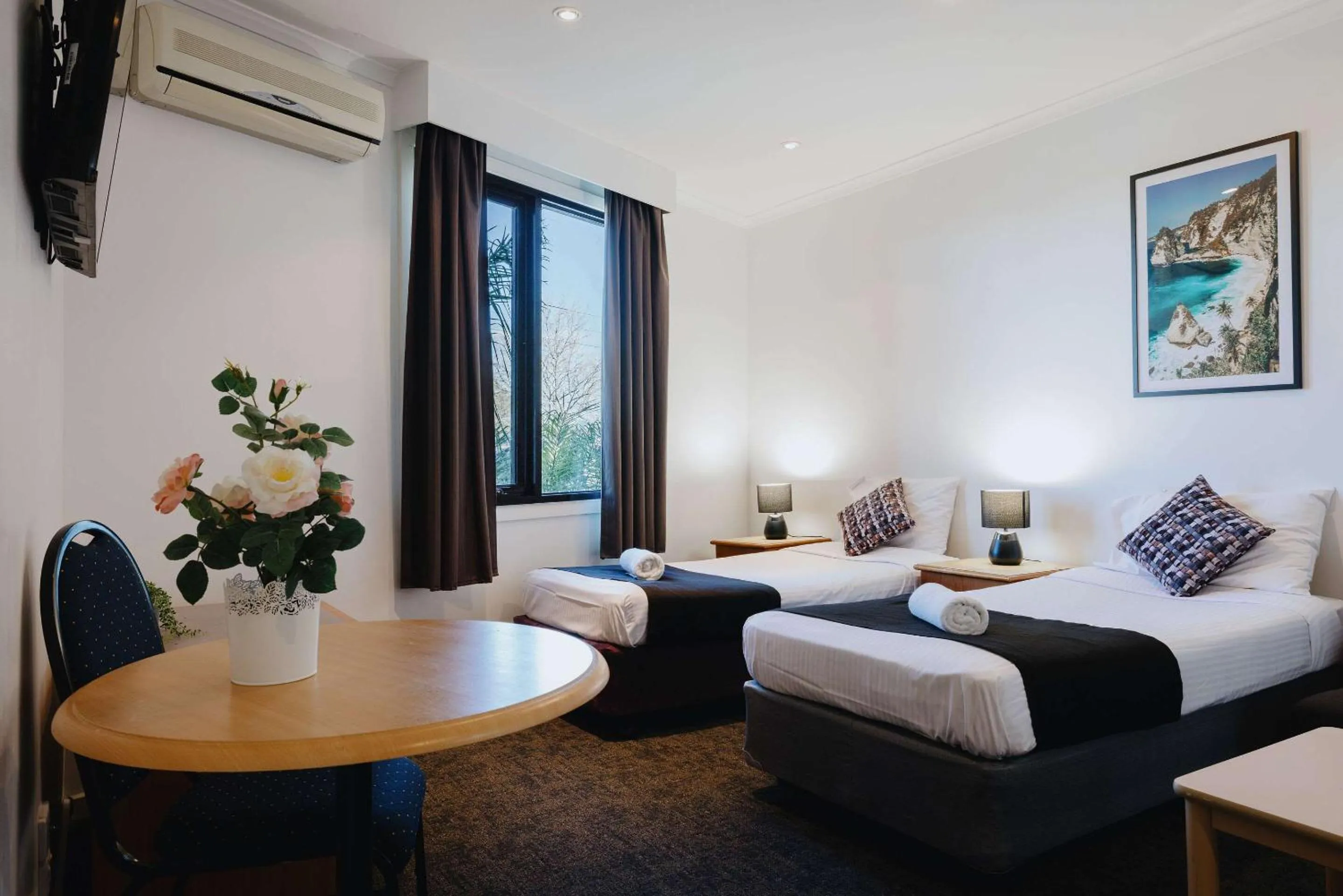 Bedroom, Bed in Comfort Inn Traralgon