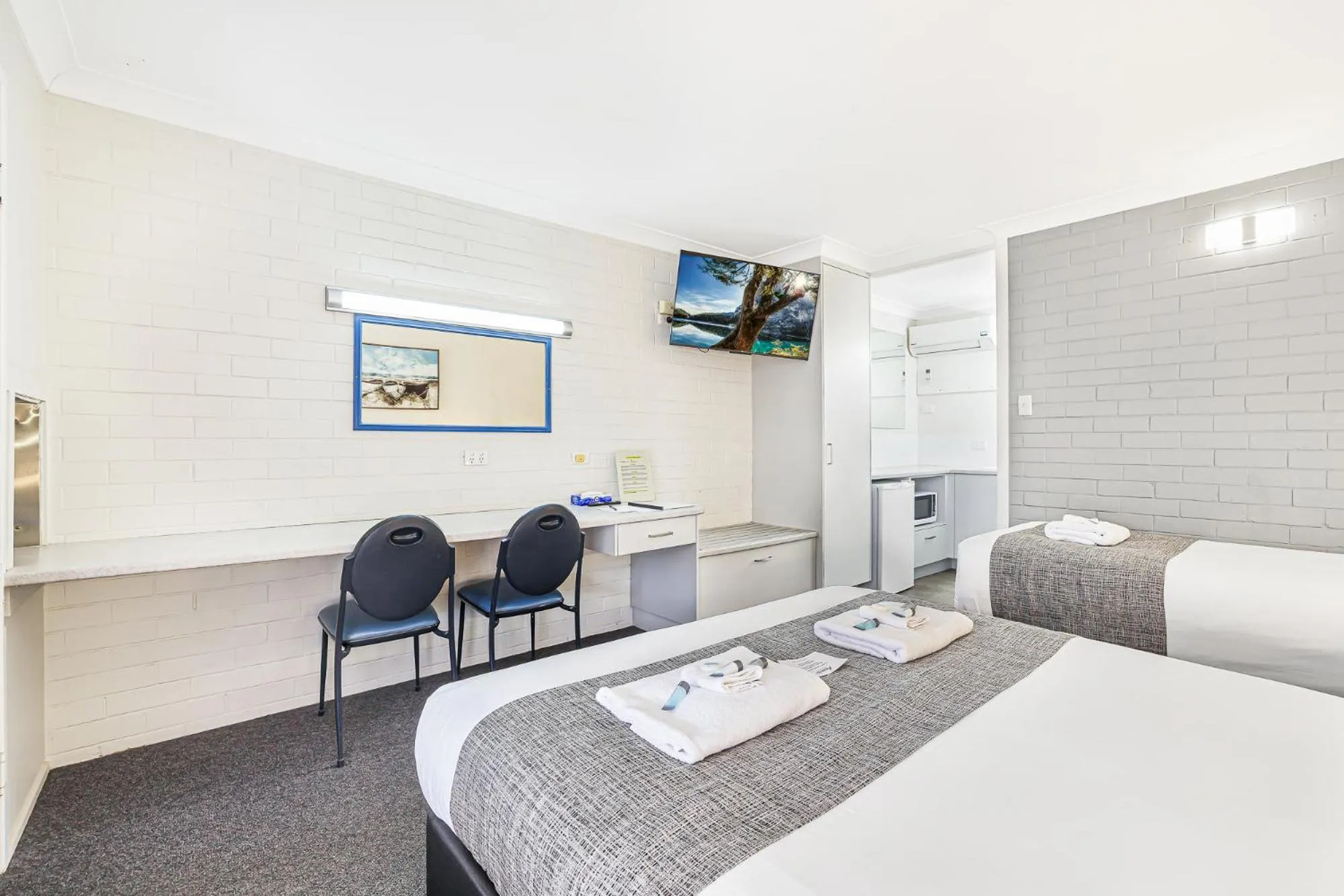 Bed in Acacia Motor Inn