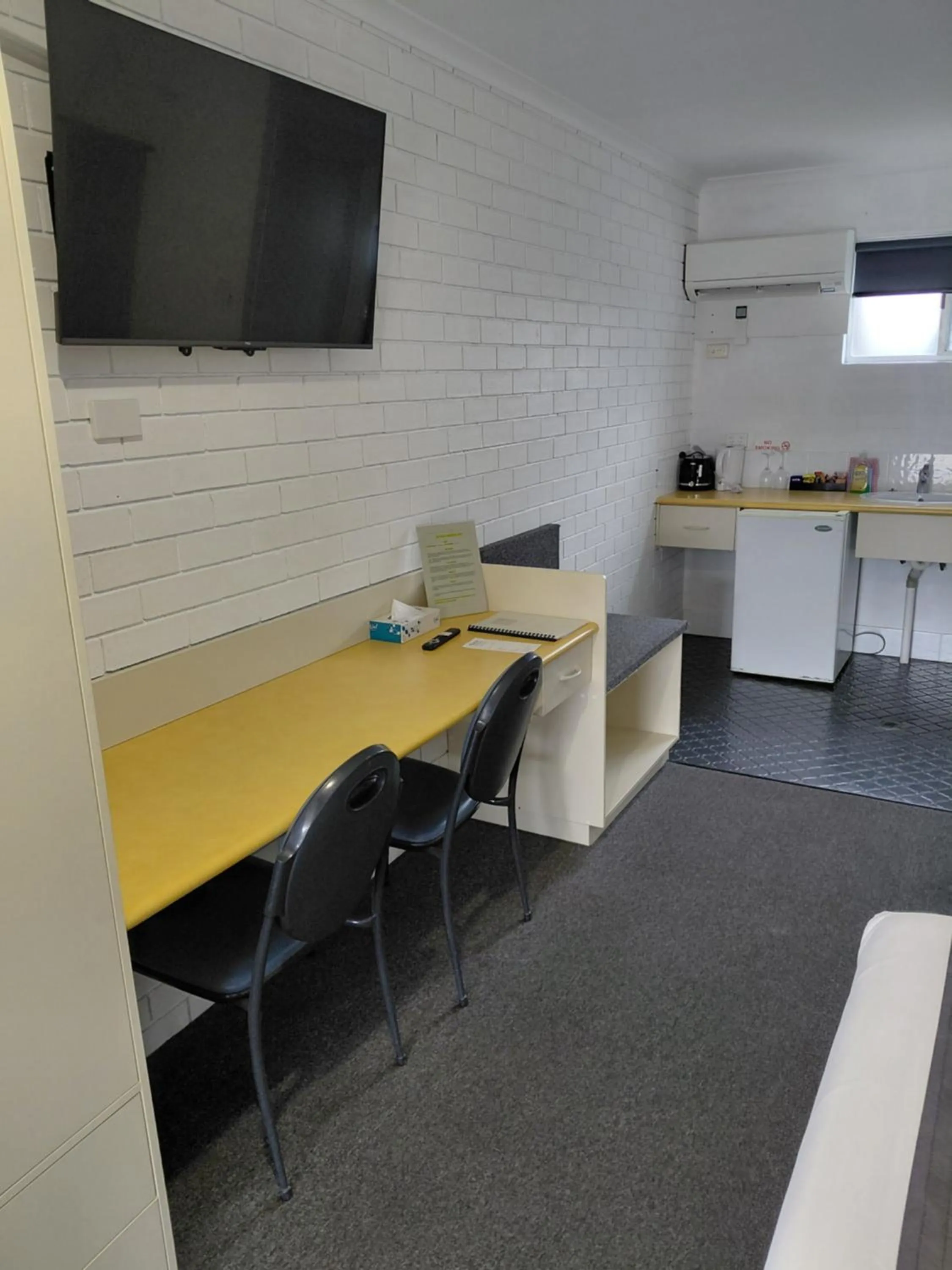 Standard Twin Room in Acacia Motor Inn