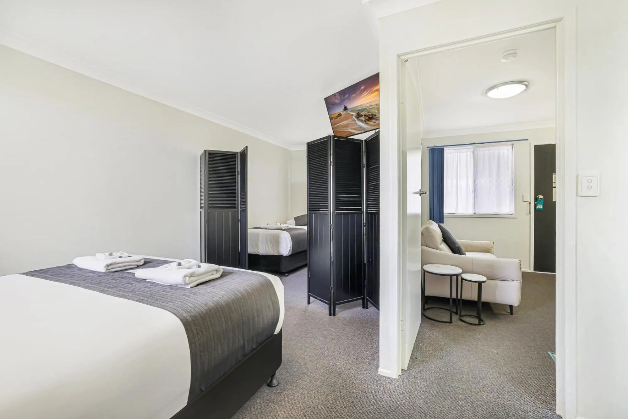 Bed in Acacia Motor Inn