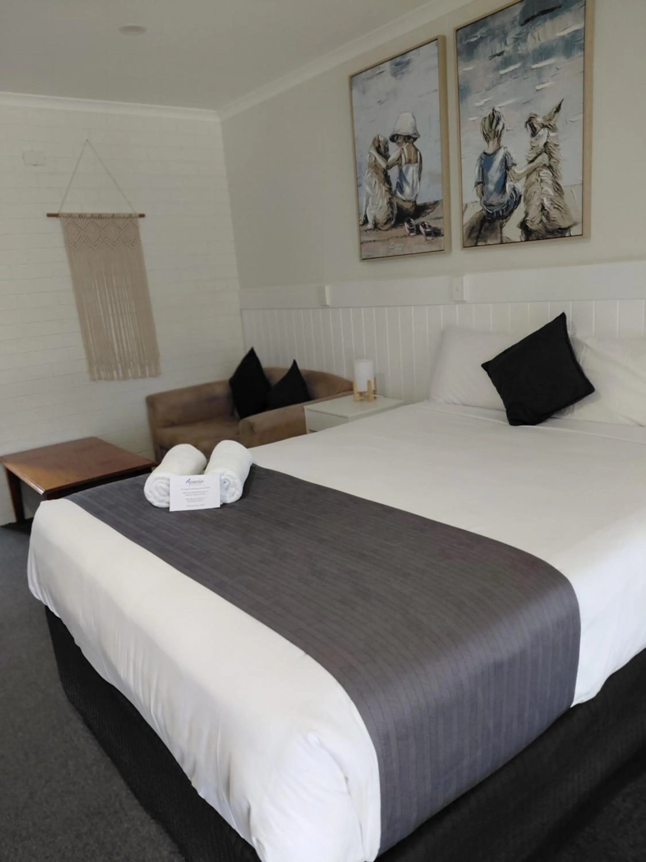 Standard Queen Room in Acacia Motor Inn