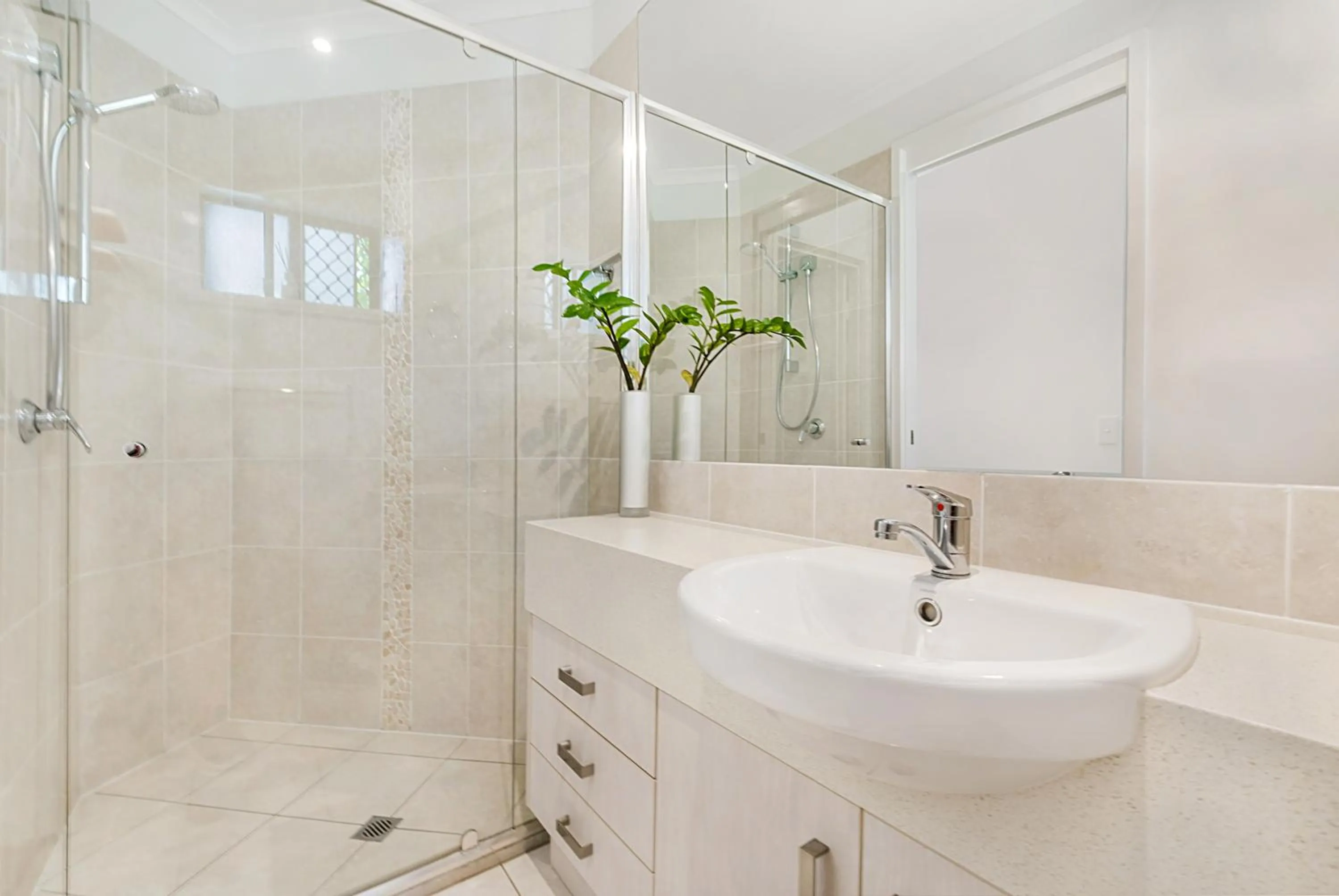 Bathroom in Mirra Chana Beachfront Apartments Mooloolaba
