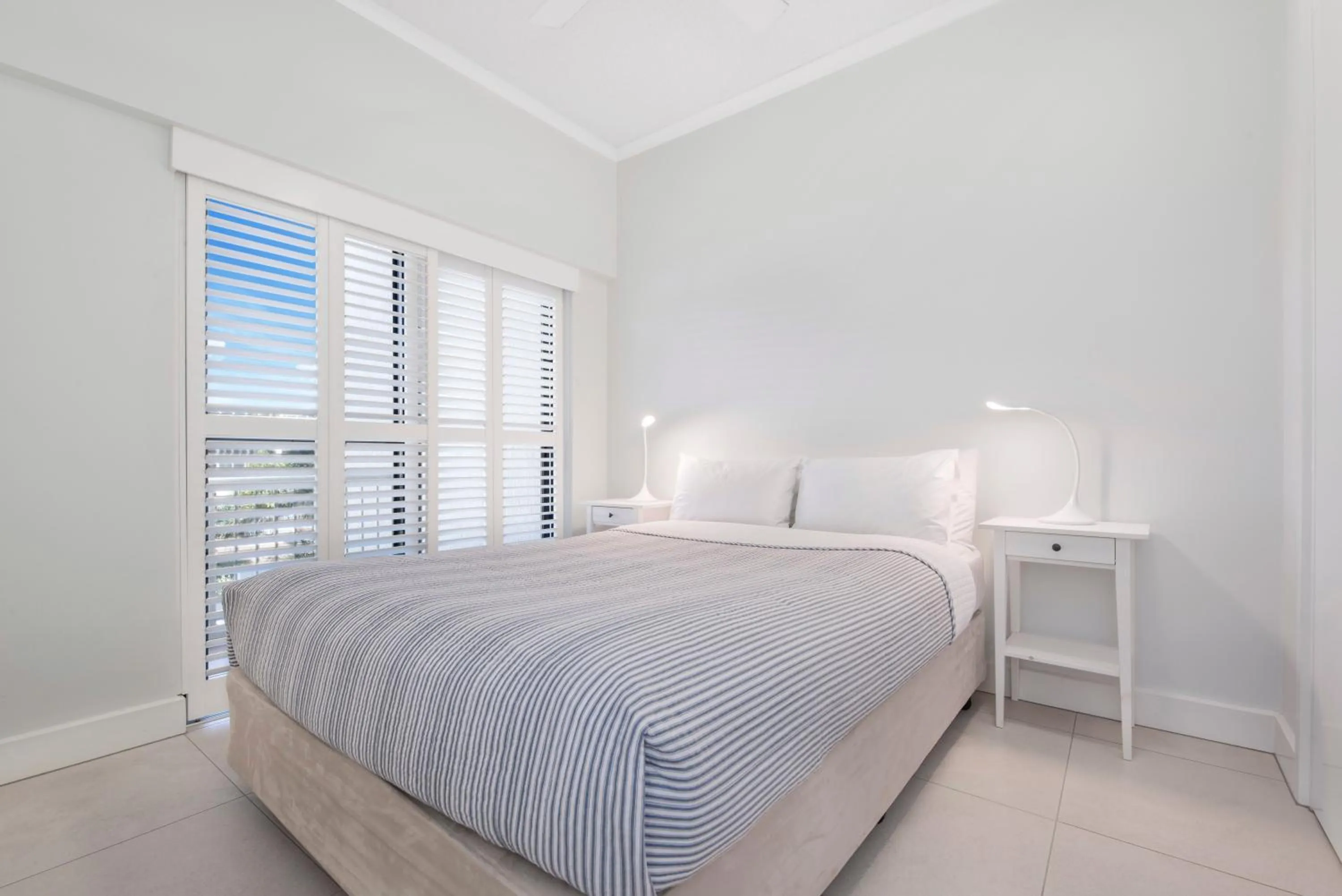 Bedroom, Bed in Mirra Chana Beachfront Apartments Mooloolaba