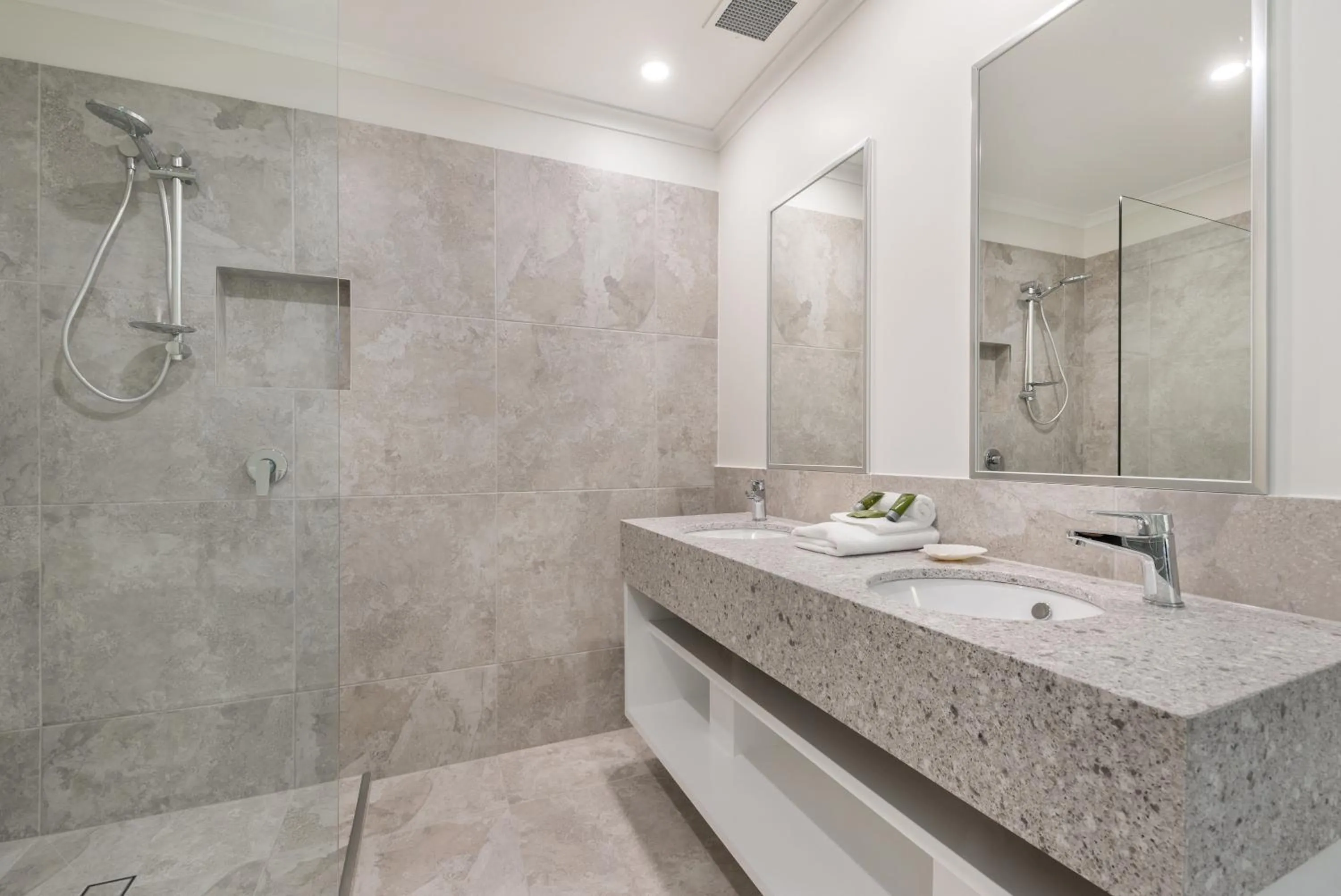 Bathroom in Mirra Chana Beachfront Apartments Mooloolaba