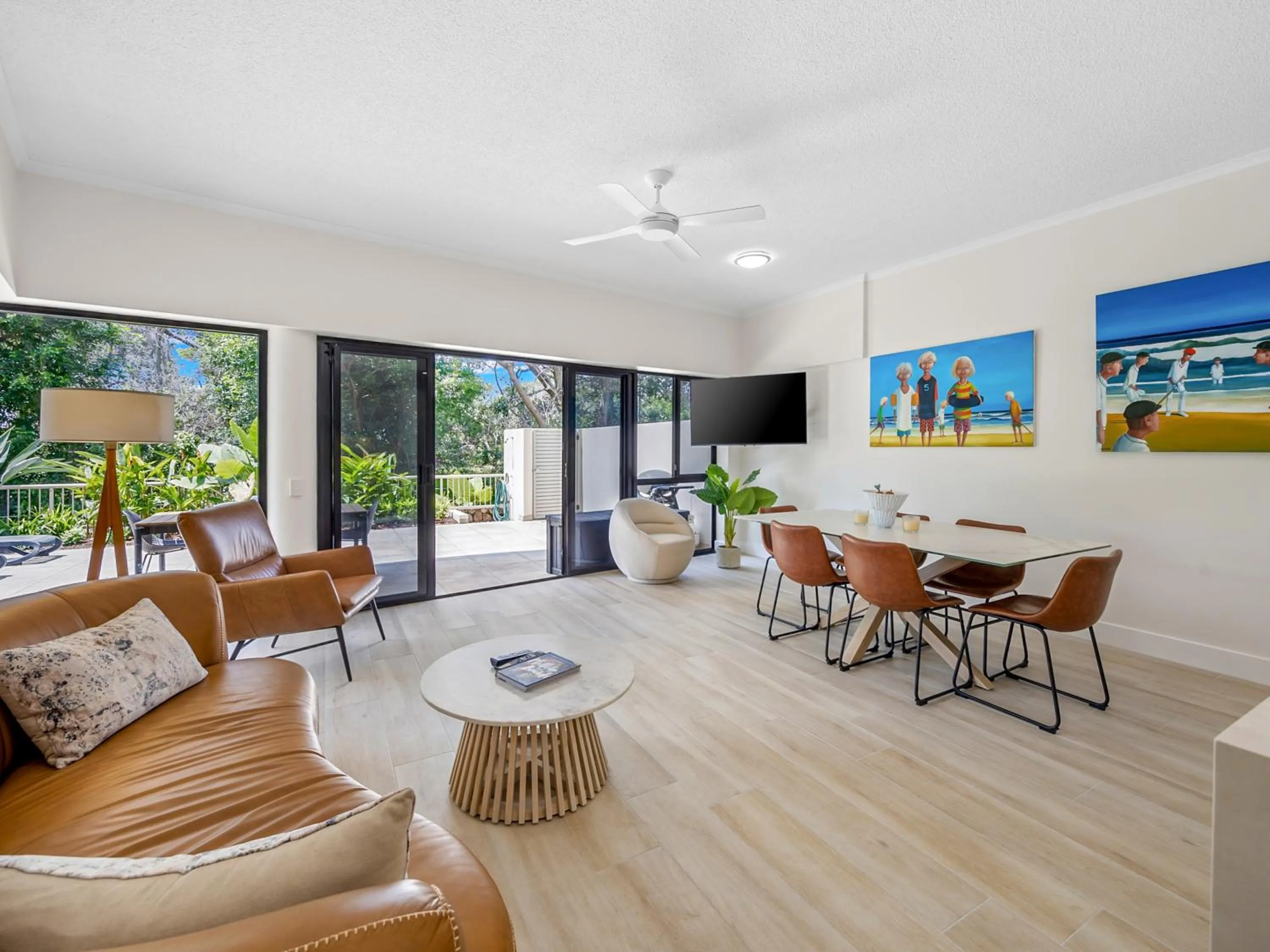 TV and multimedia in Mirra Chana Beachfront Apartments Mooloolaba
