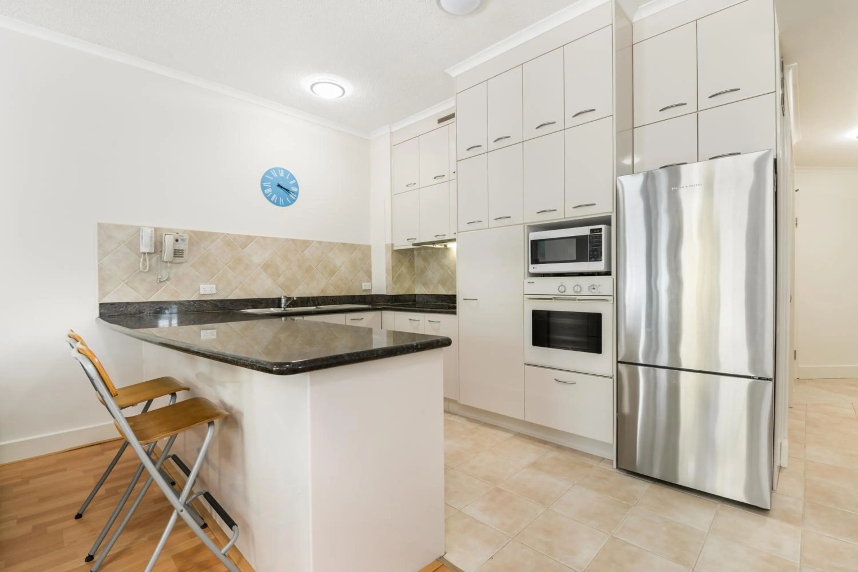 Kitchen or kitchenette in Mirra Chana Beachfront Apartments Mooloolaba