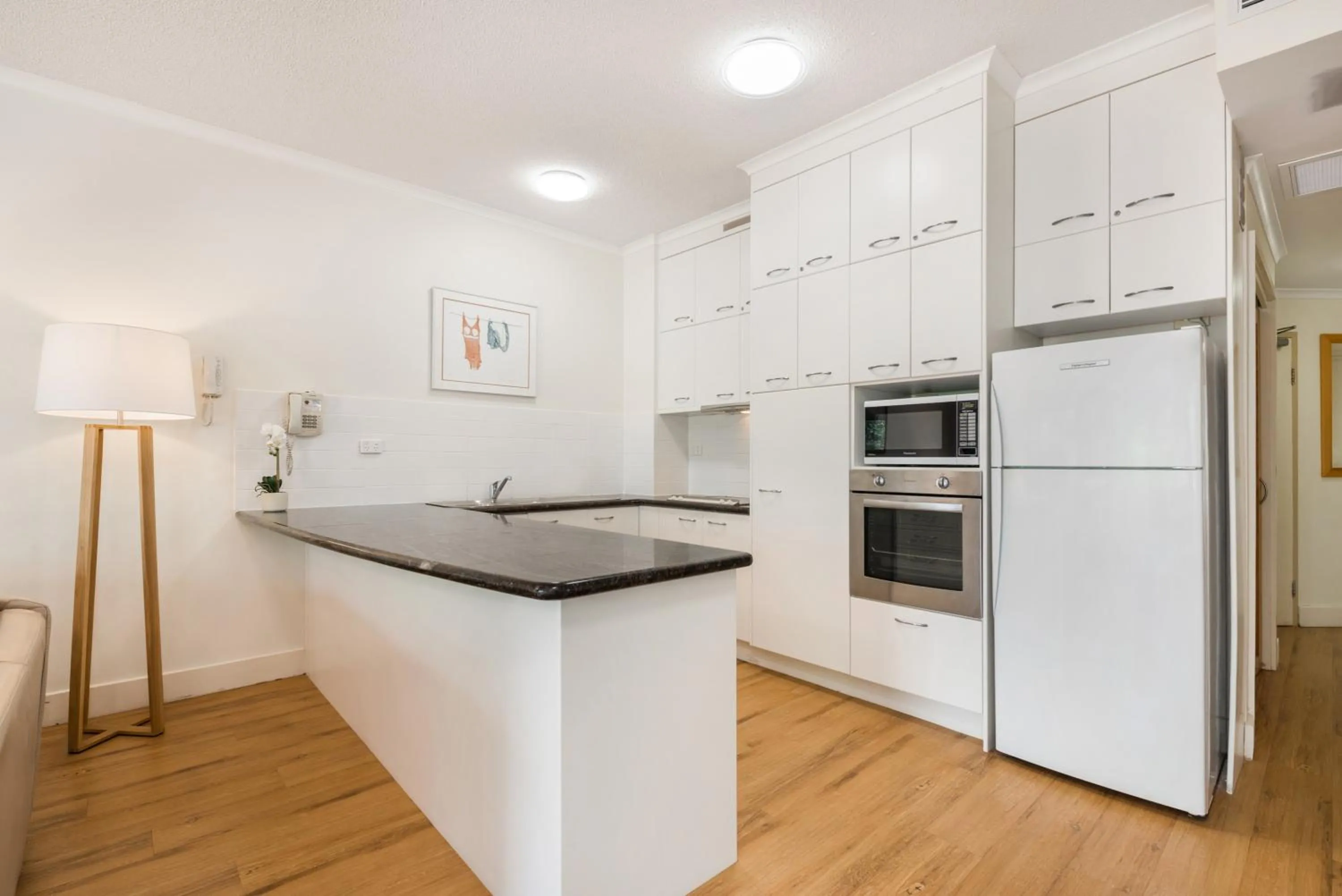 Kitchen or kitchenette in Mirra Chana Beachfront Apartments Mooloolaba