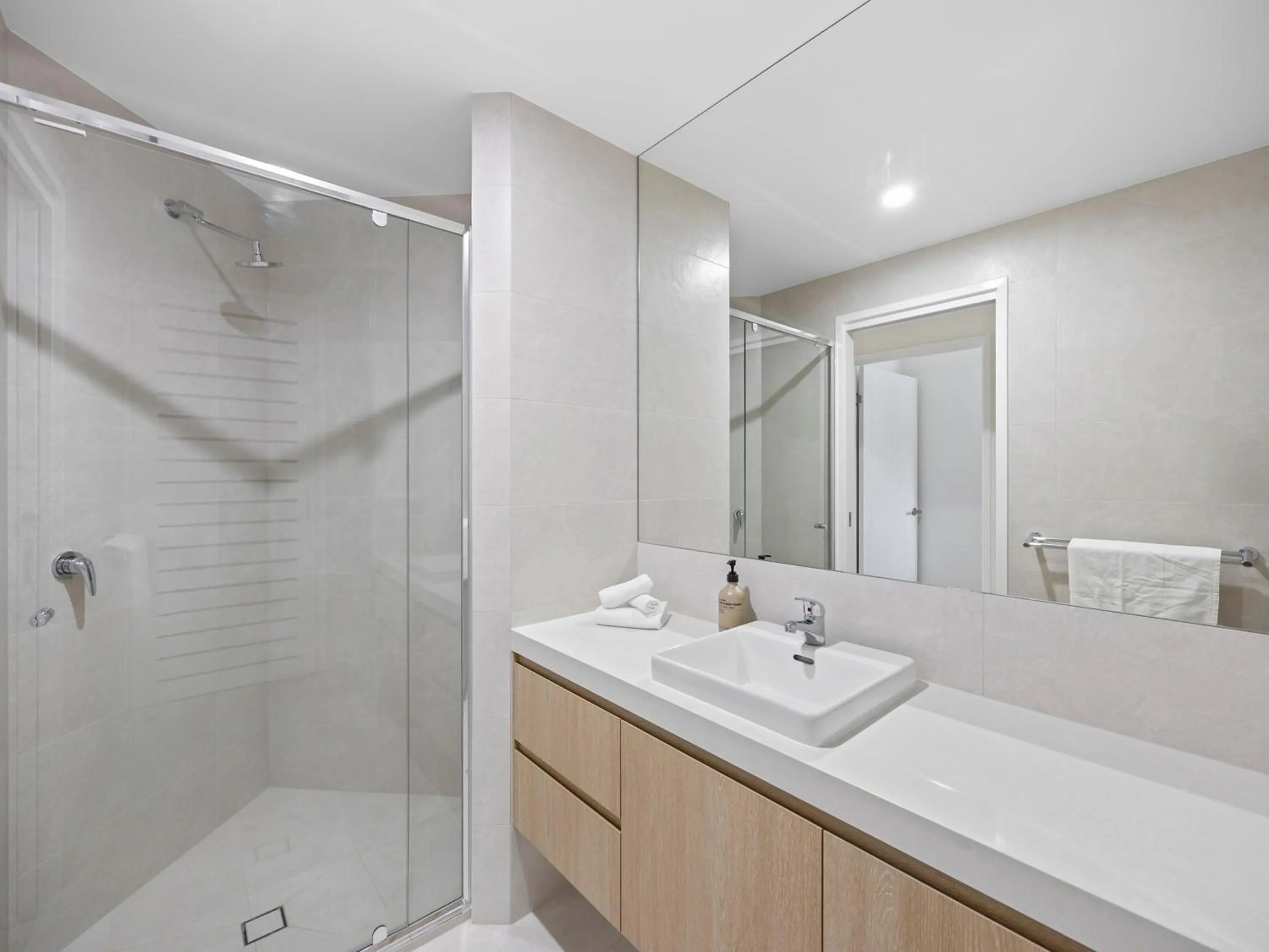 Shower in Mirra Chana Beachfront Apartments Mooloolaba