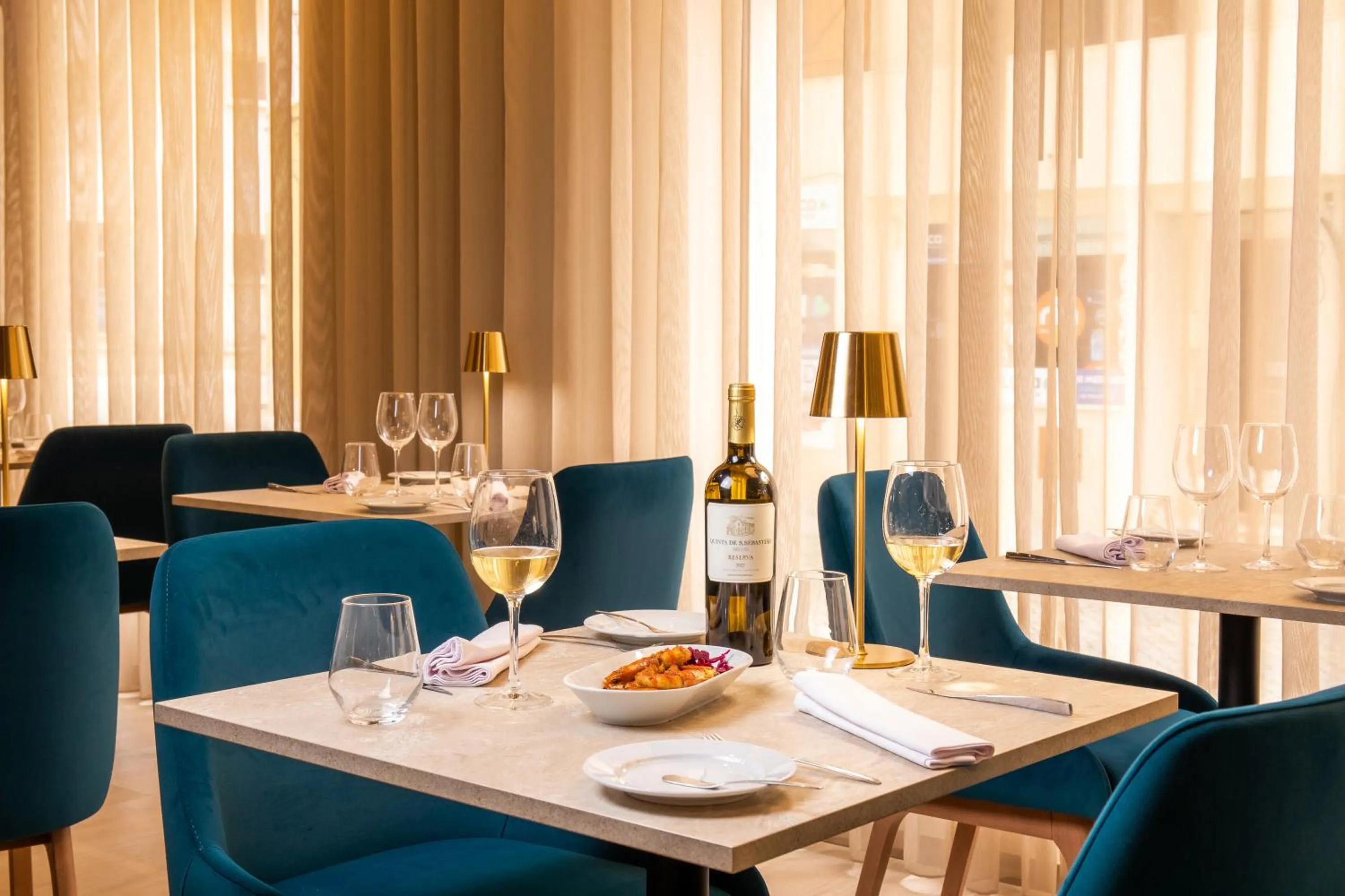 Restaurant/places to eat in AP Sines - Costa Alentejana