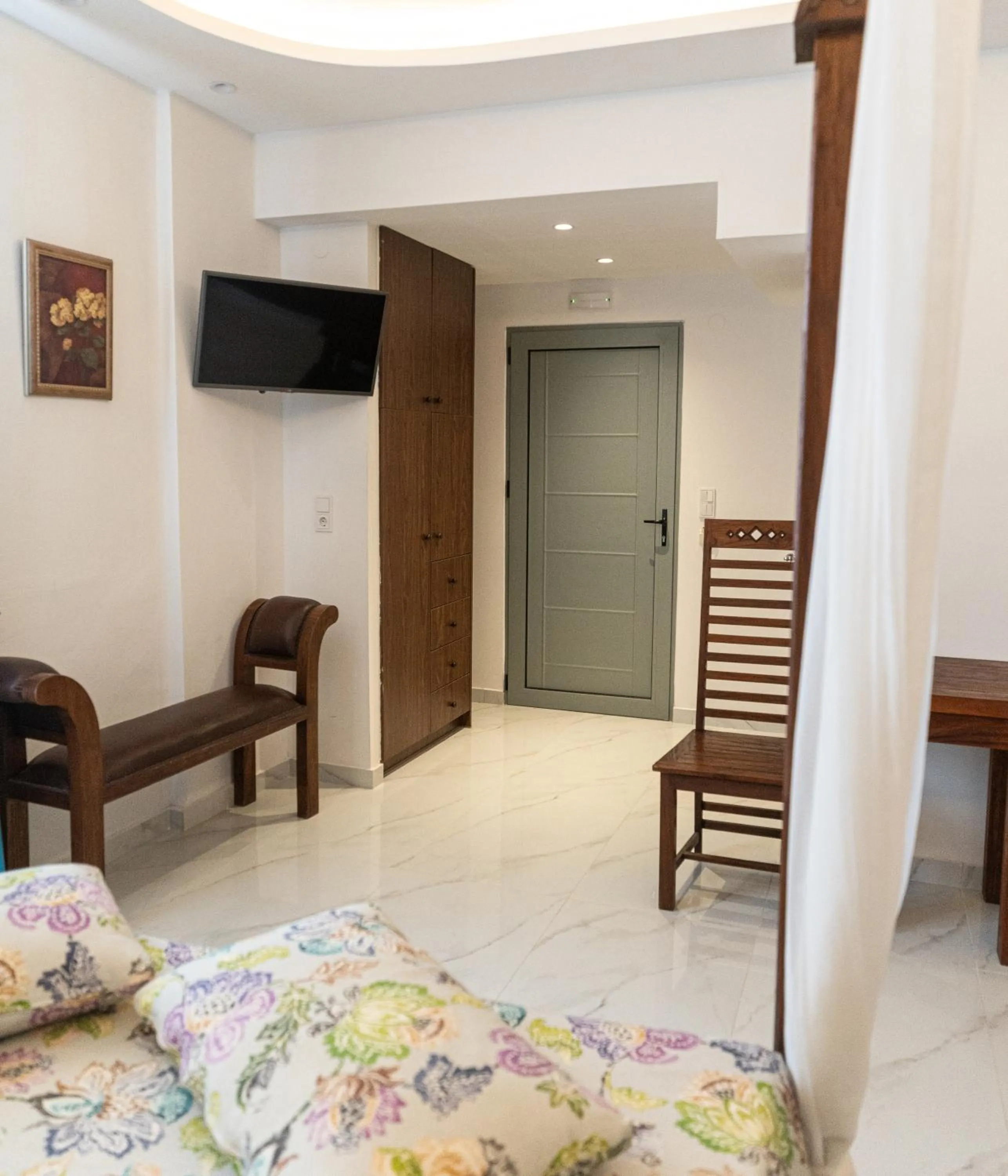 TV and multimedia, Bed in Kastro Apartments