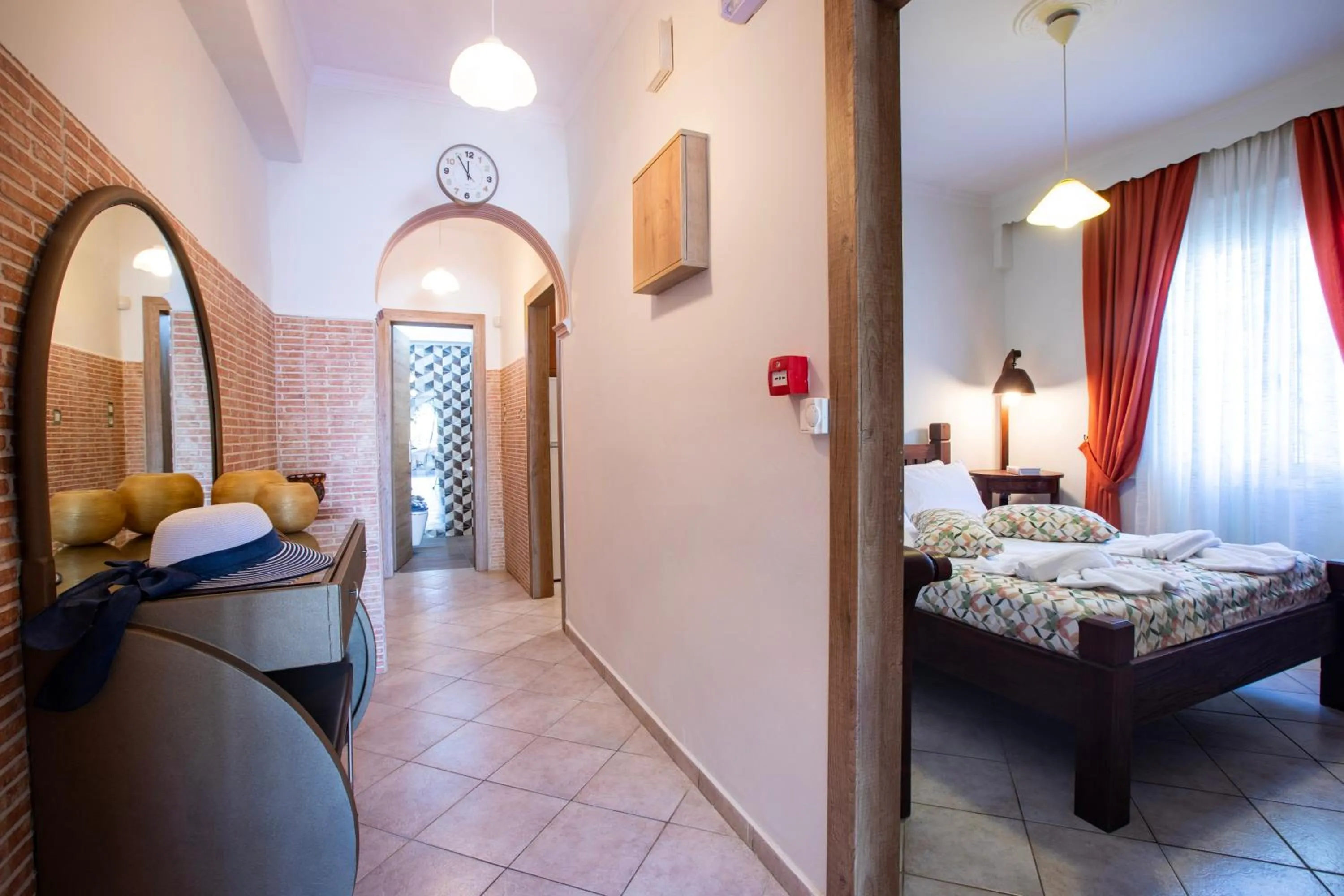 Photo of the whole room, Bed in Kastro Apartments