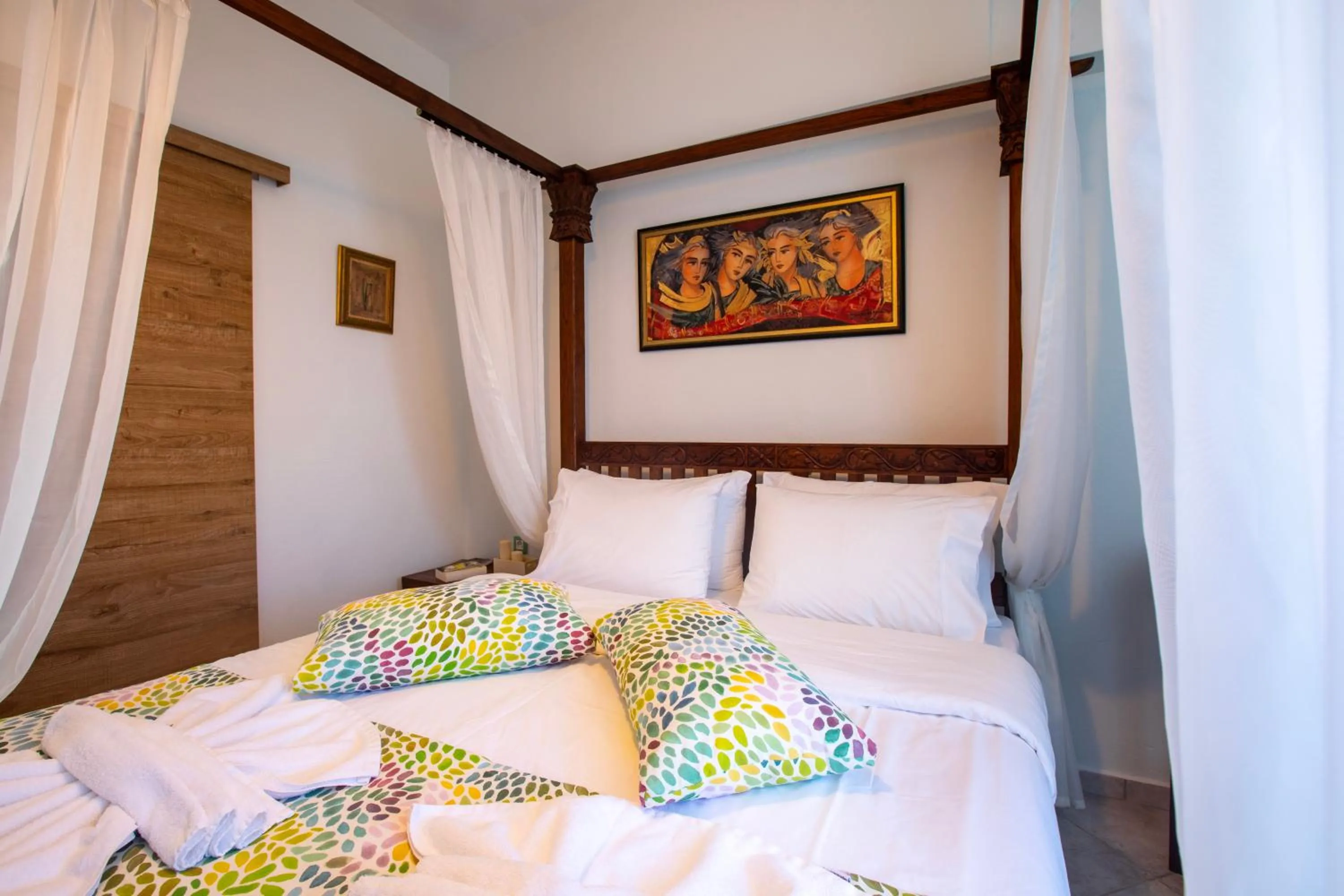 Bed in Kastro Apartments