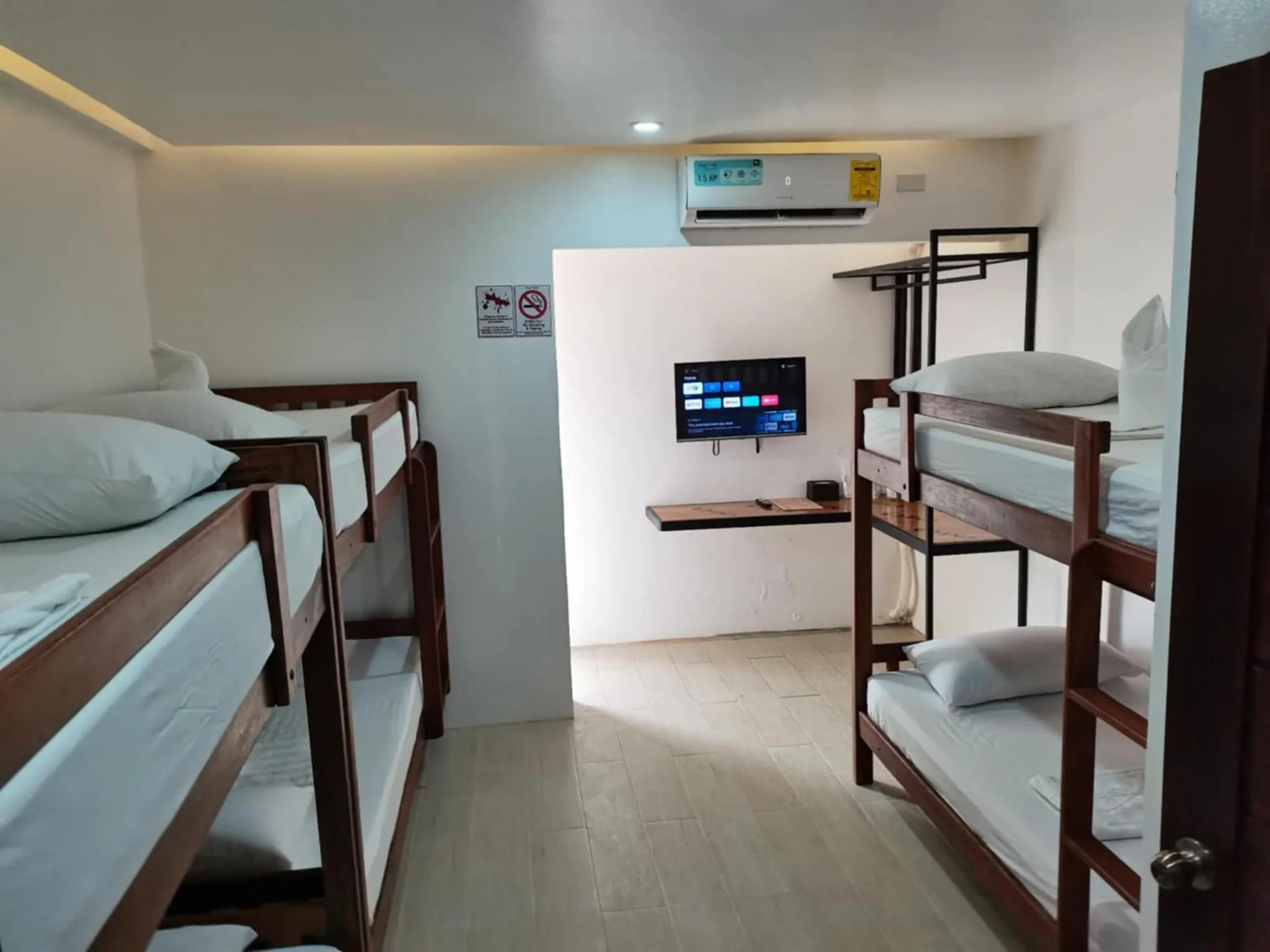 Photo of the whole room, Bed in Mayumi Lodge