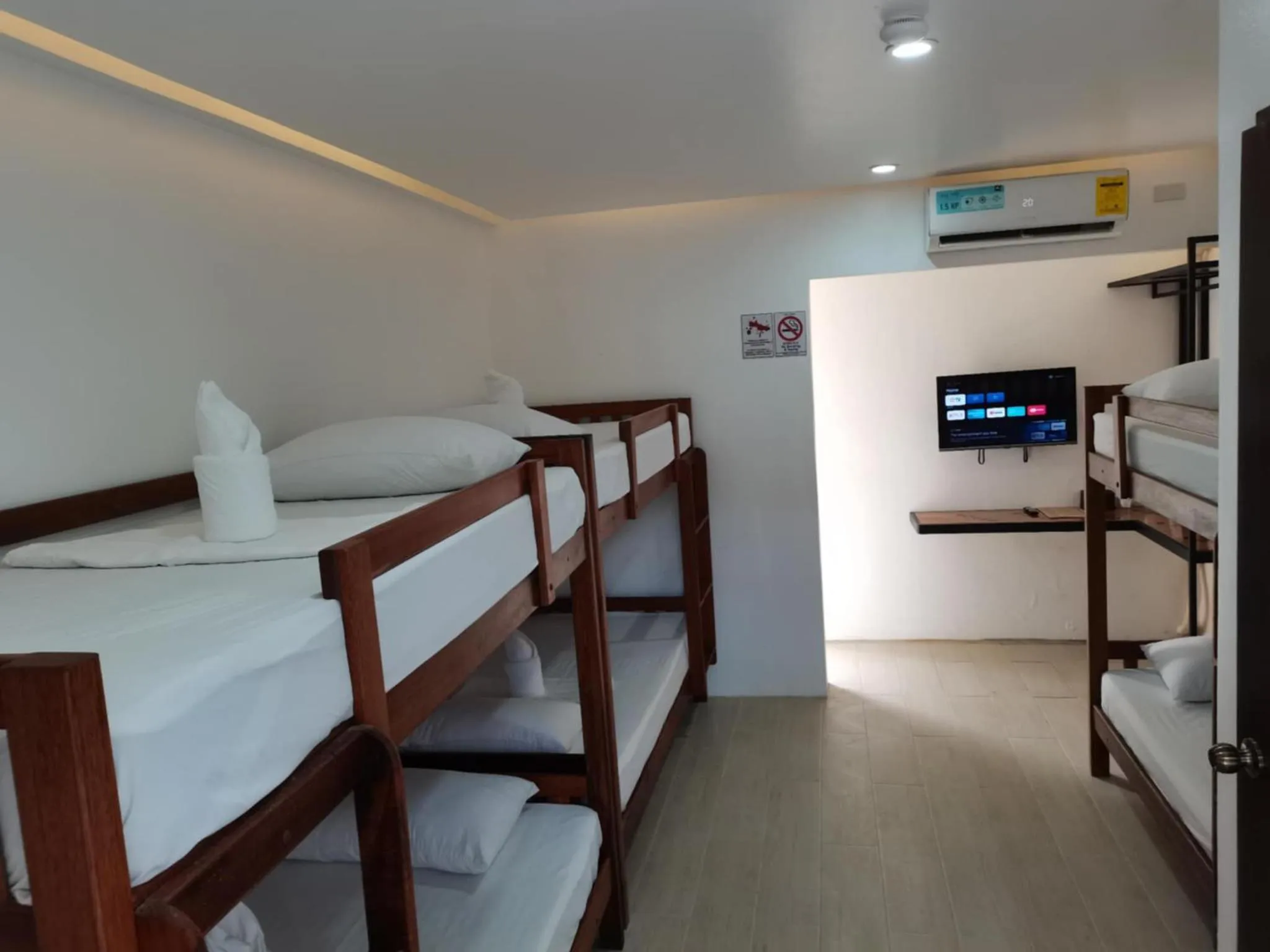 Photo of the whole room, Bed in Mayumi Lodge