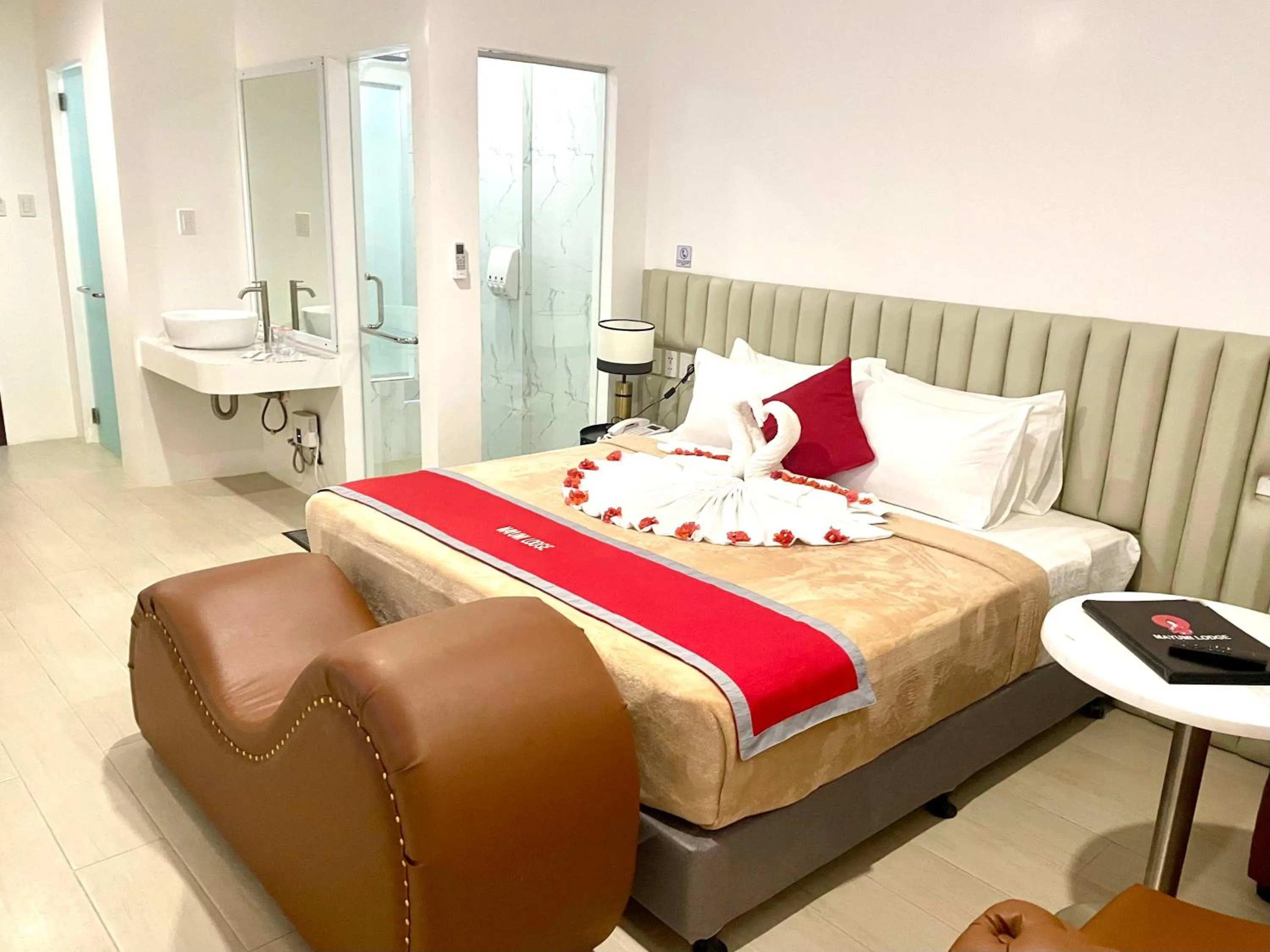 Photo of the whole room, Bed in Mayumi Lodge