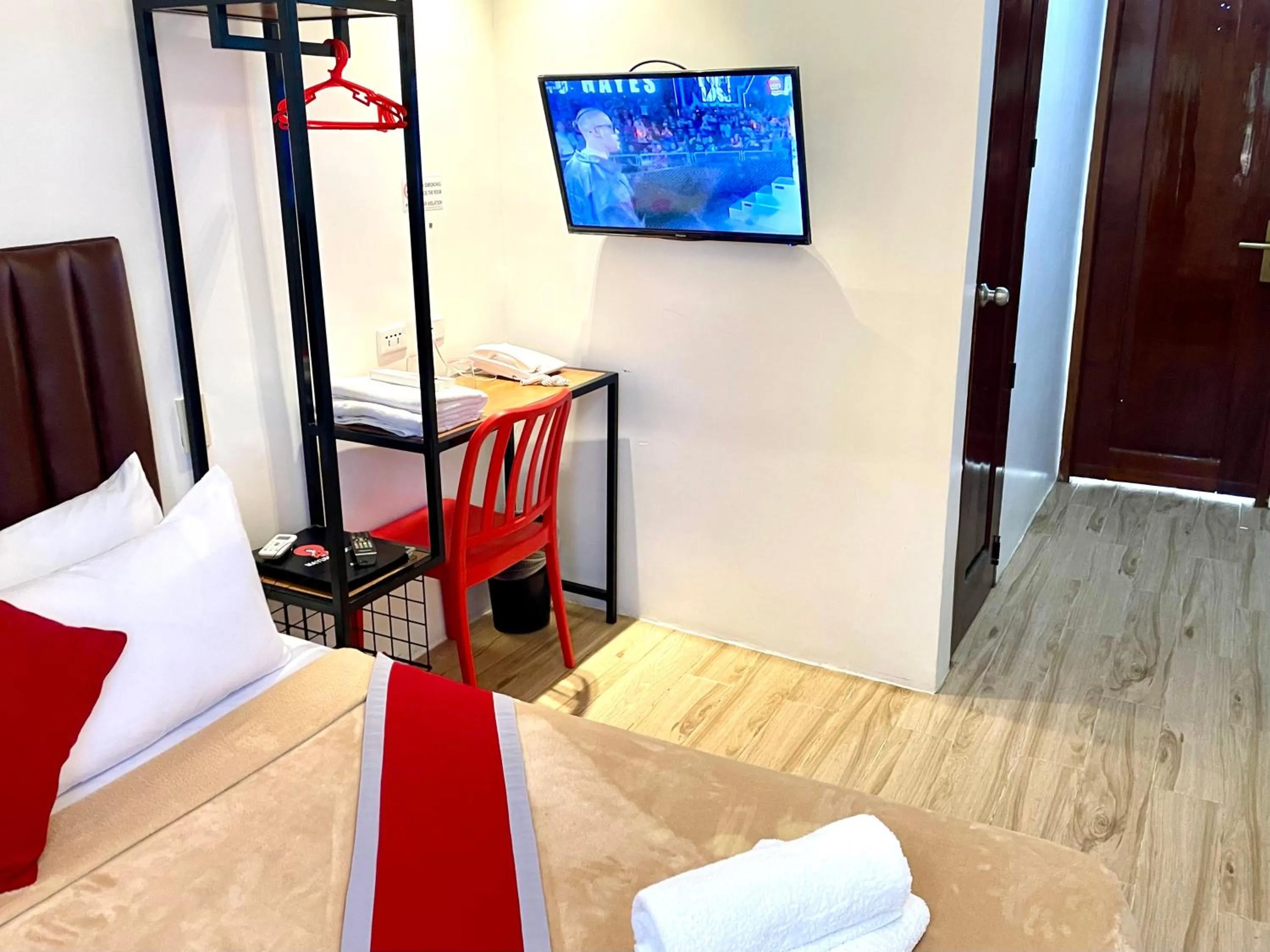 Photo of the whole room, Bed in Mayumi Lodge