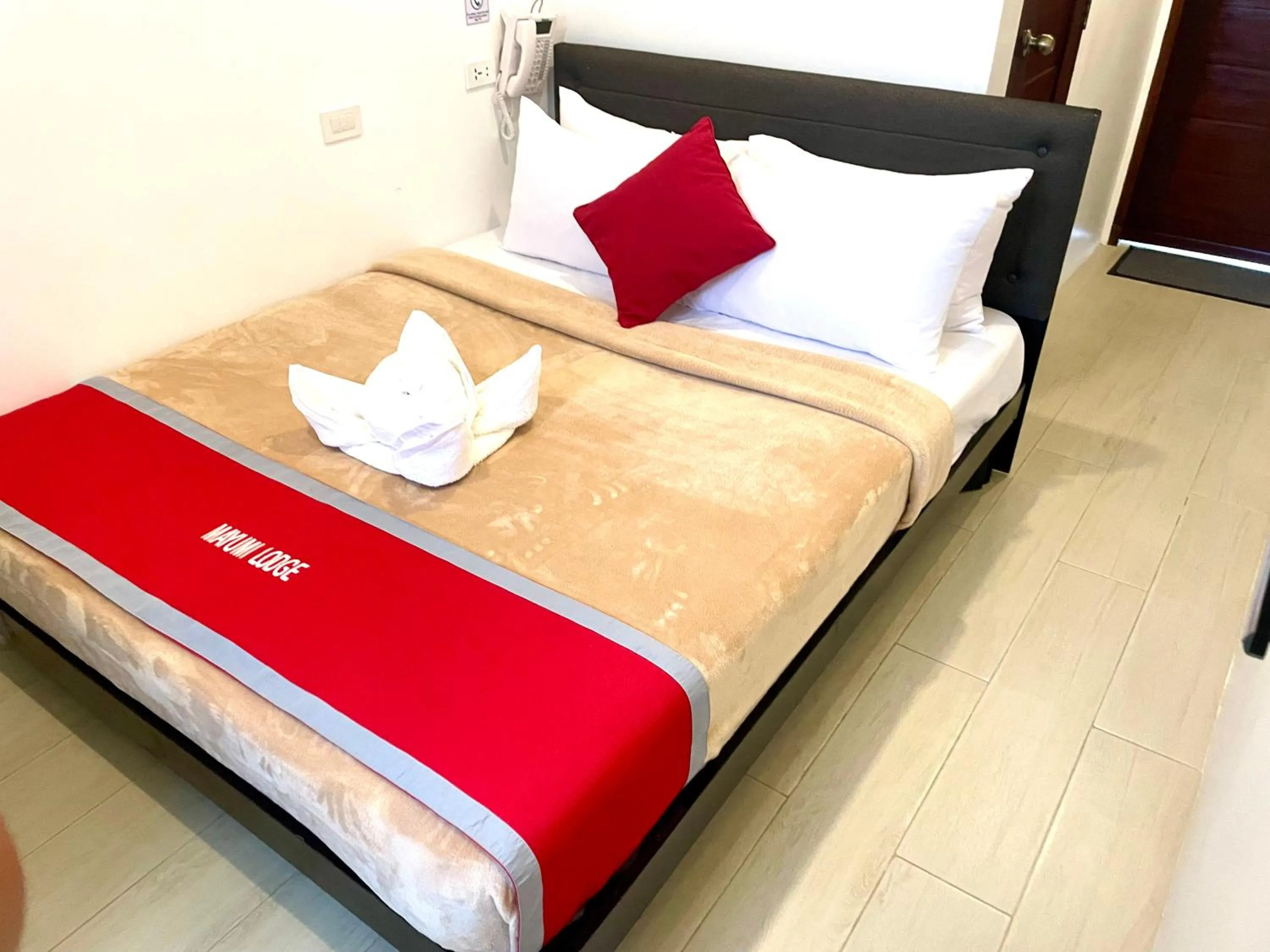 Photo of the whole room, Bed in Mayumi Lodge