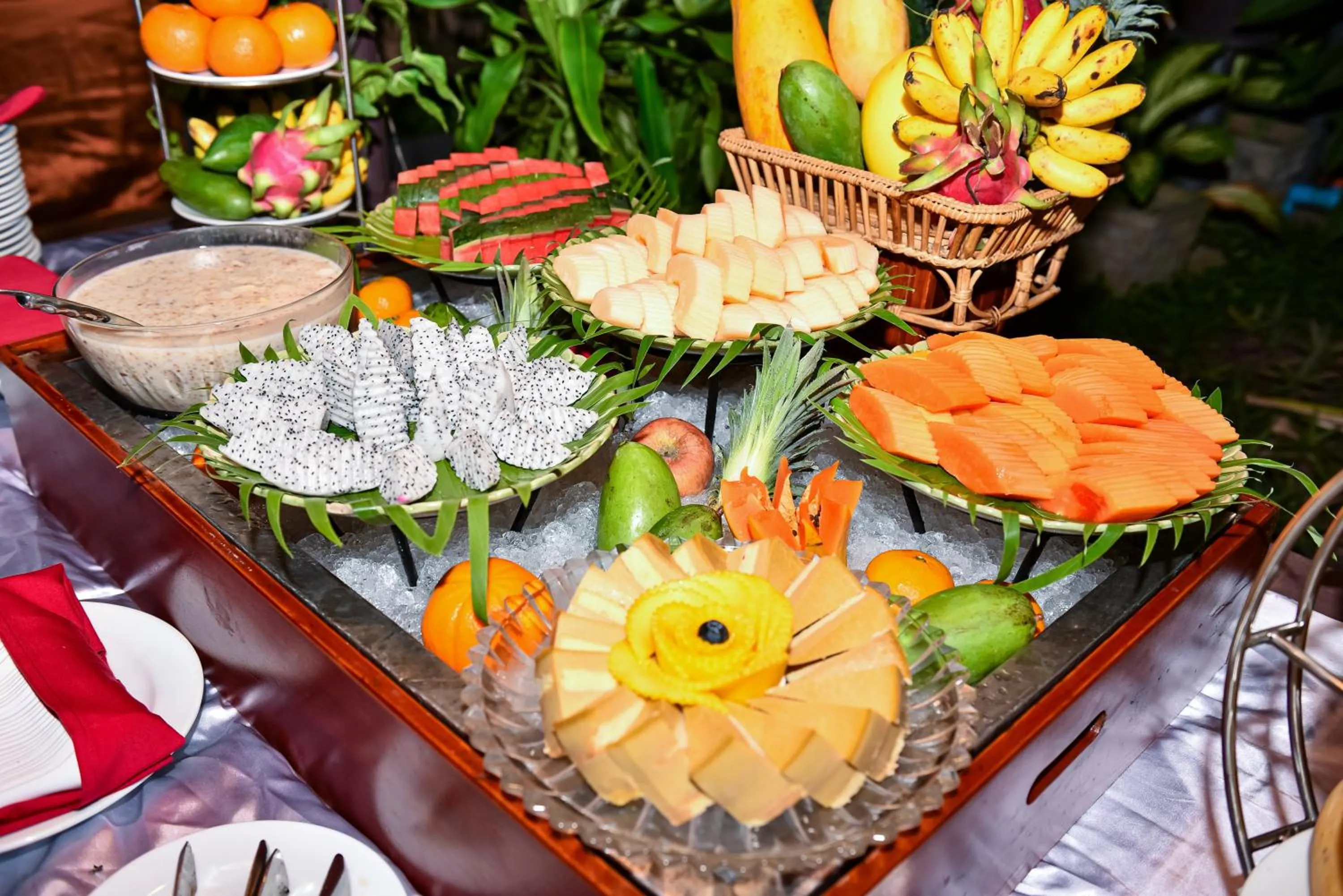 Restaurant/places to eat in Somadevi Angkor Premium