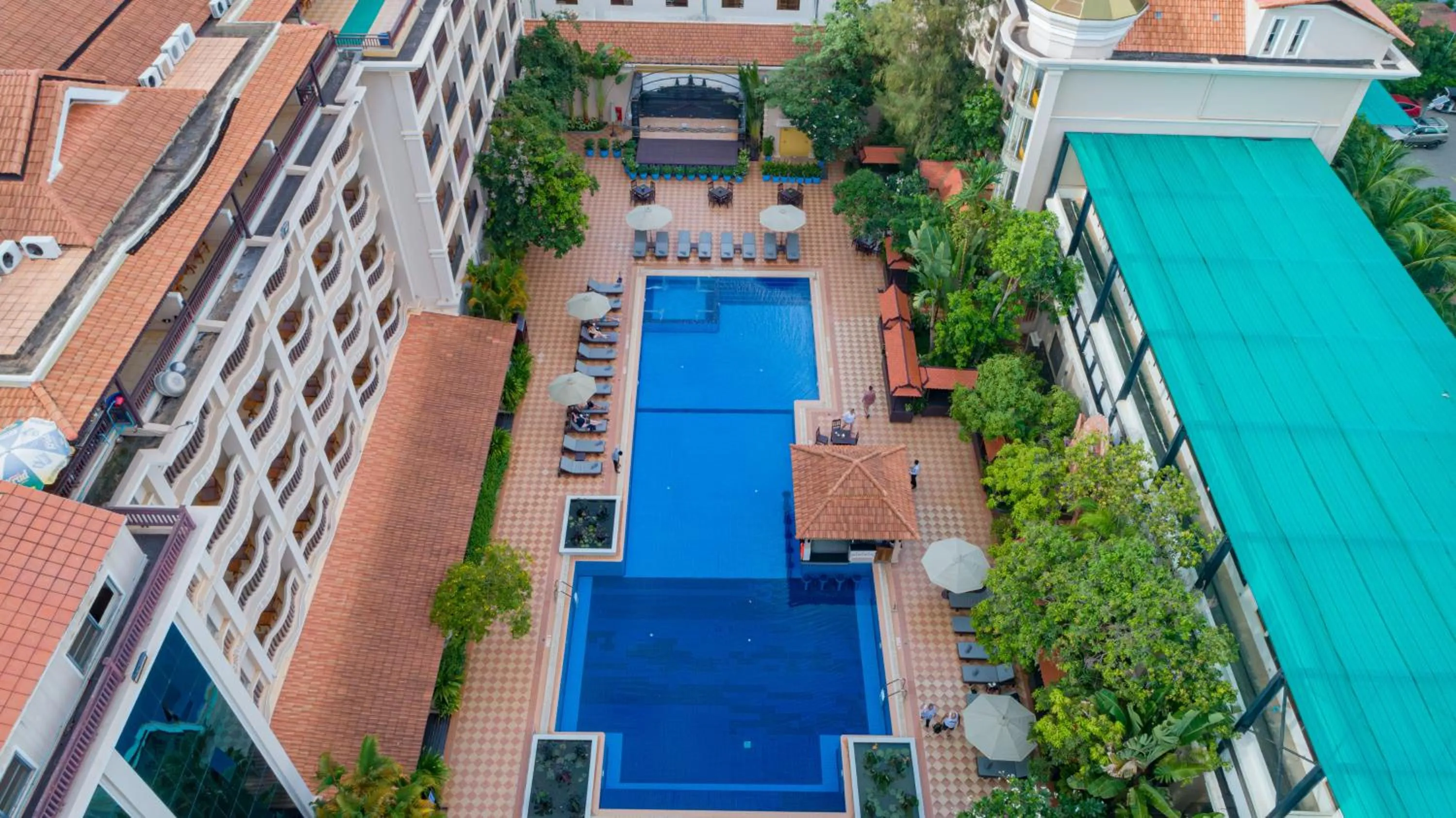 Swimming pool in Somadevi Angkor Premium