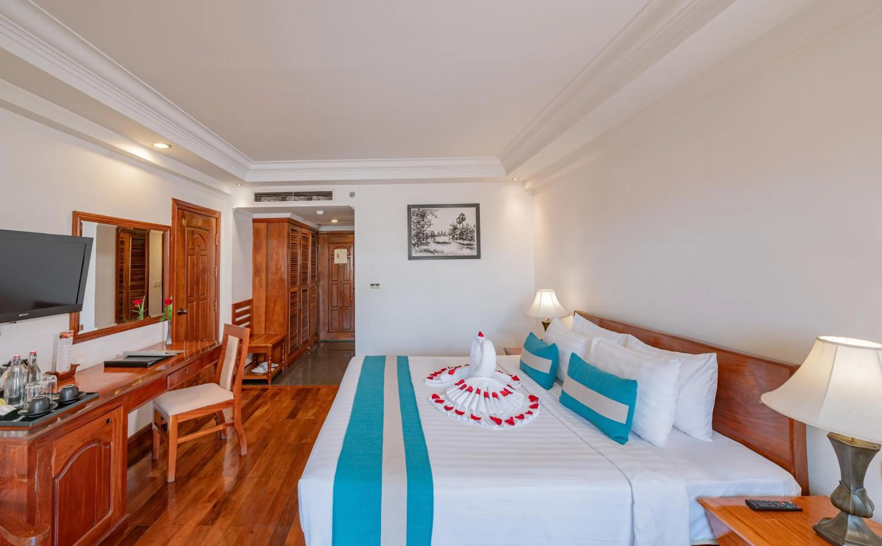 Bed in Somadevi Angkor Premium