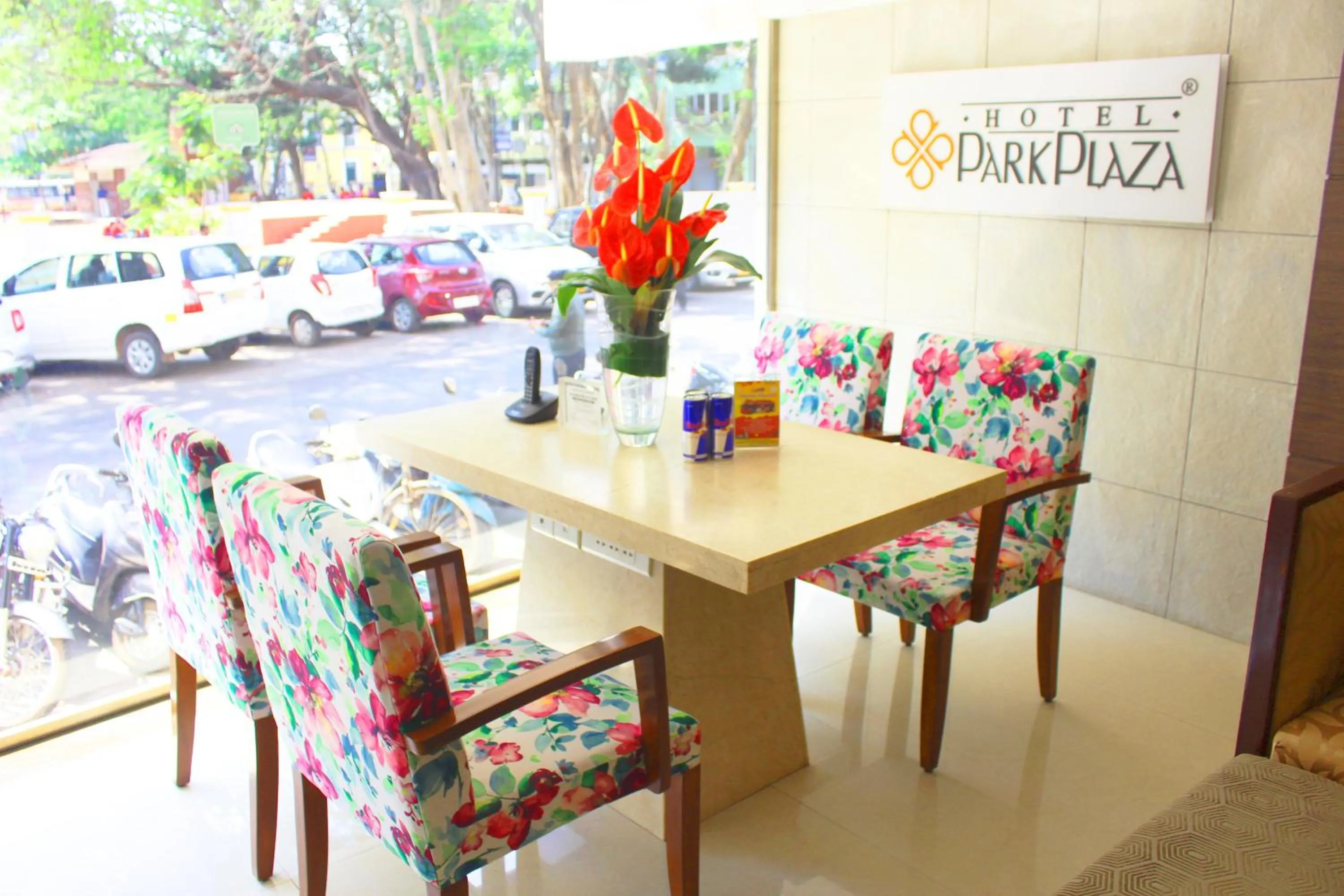 Seating area in Hotel Park Plaza