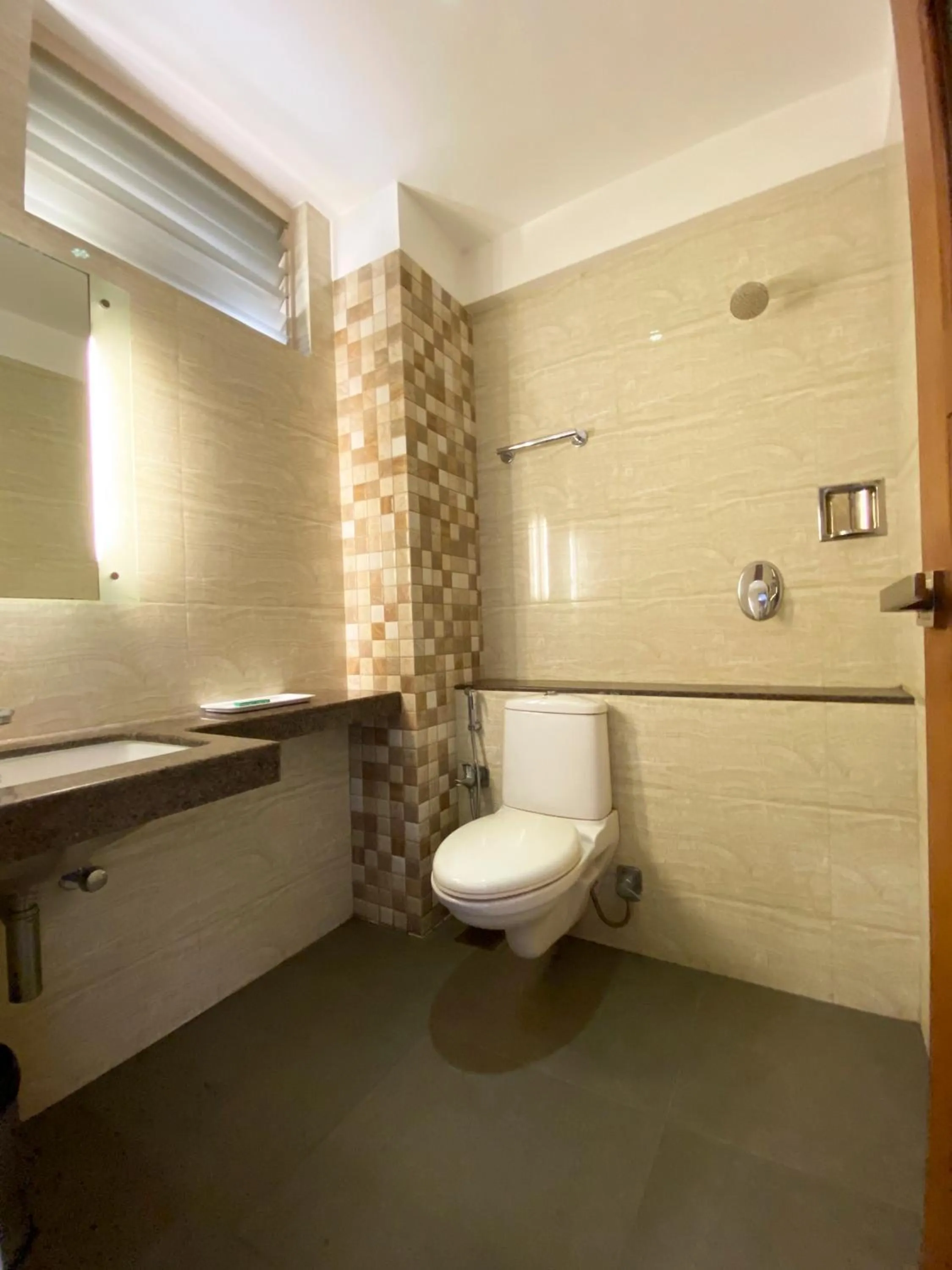 Toilet in Hotel Park Plaza