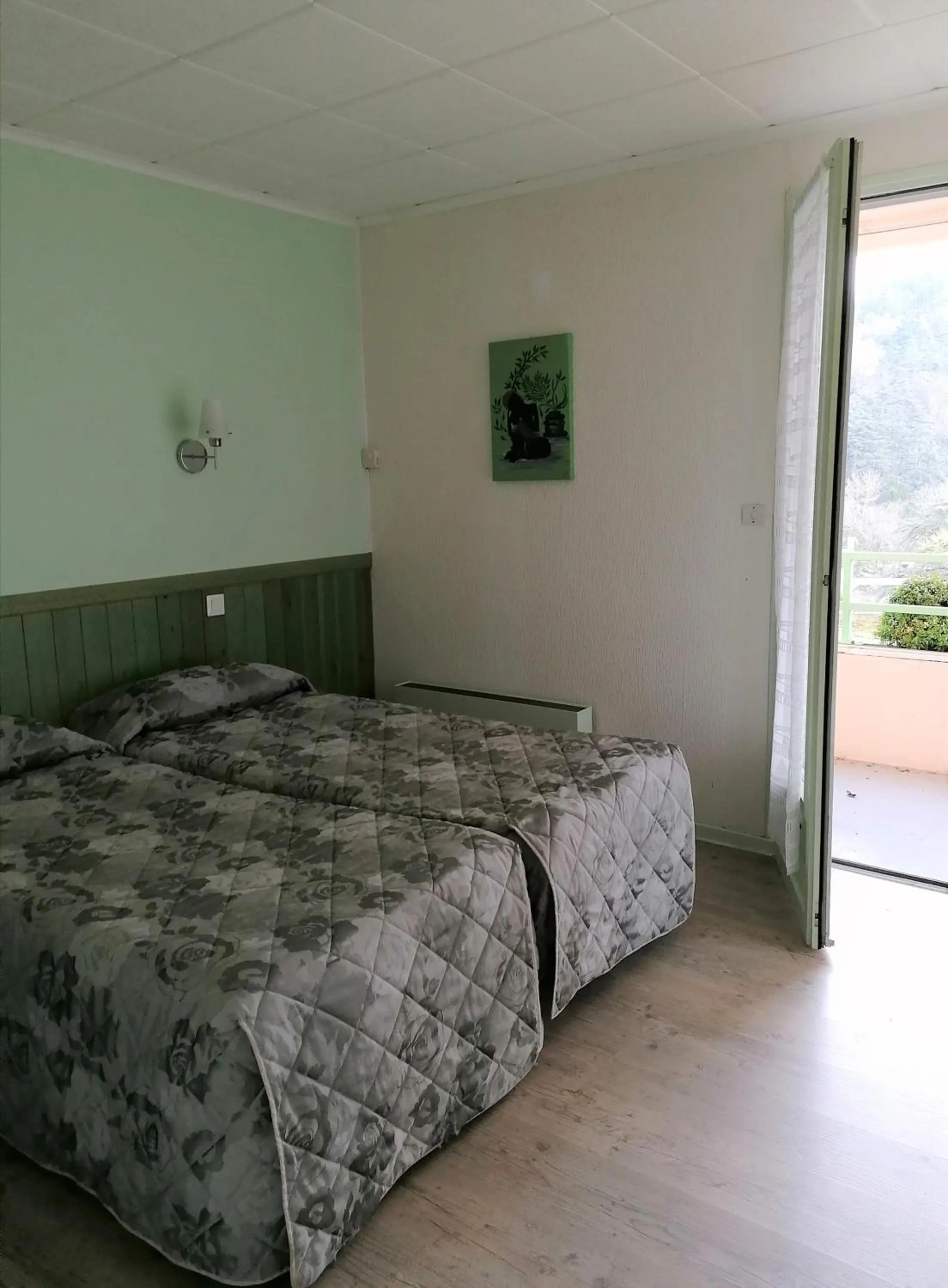 Bedroom in Hotel Saint Jacques