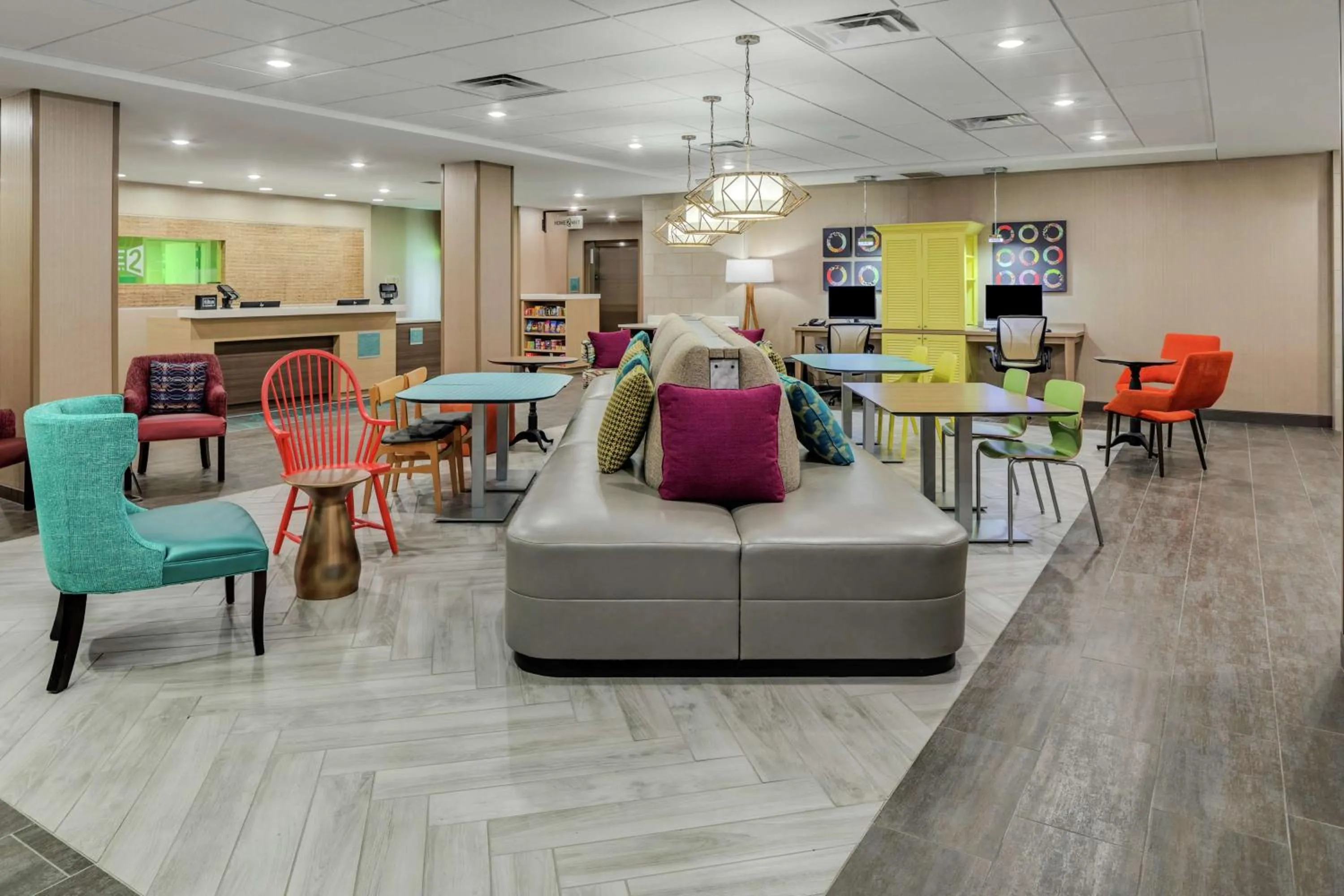 Dining area in Home2 Suites By Hilton Dayton Centerville