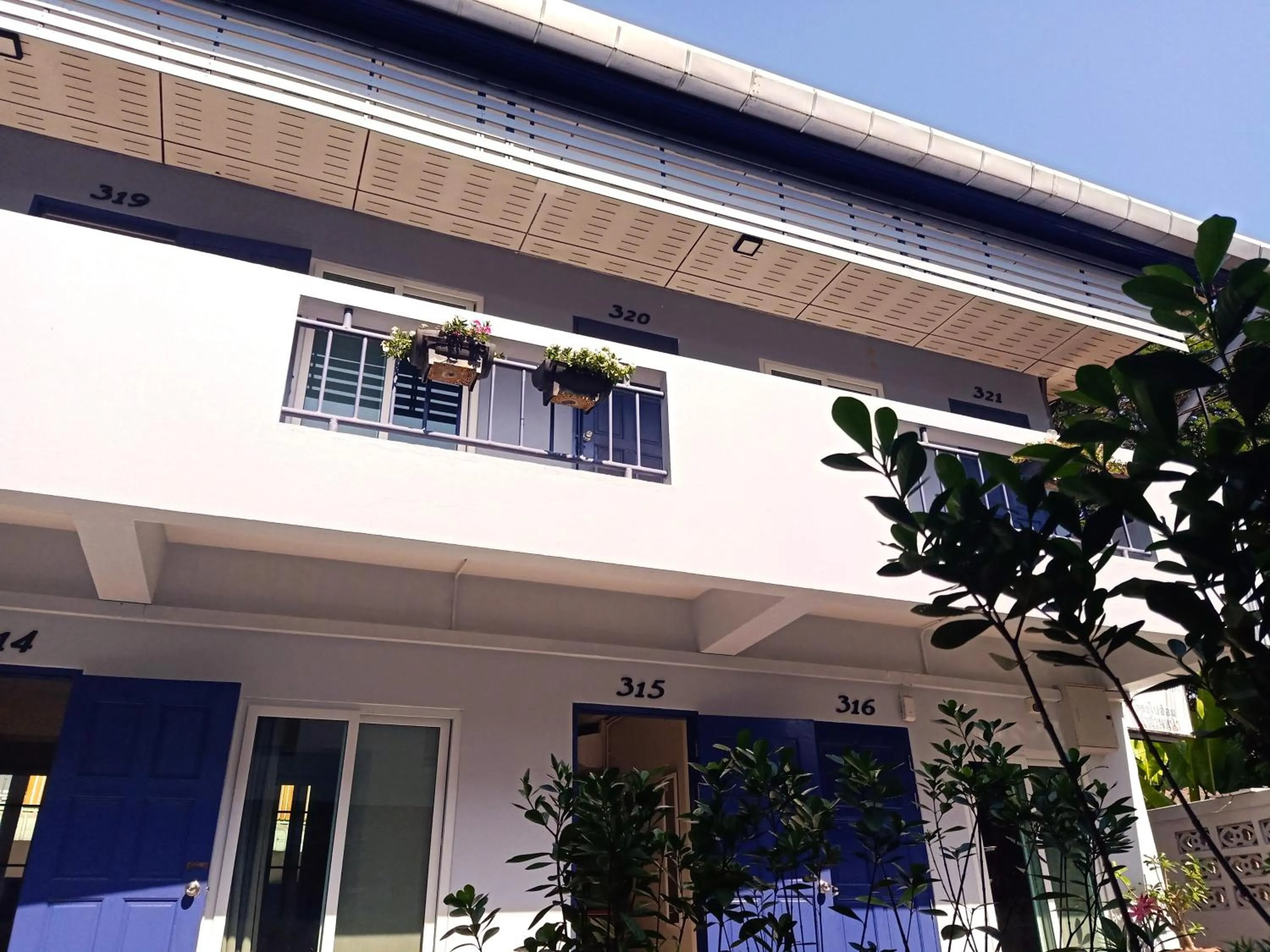 Property building in Baan Nuk Anong