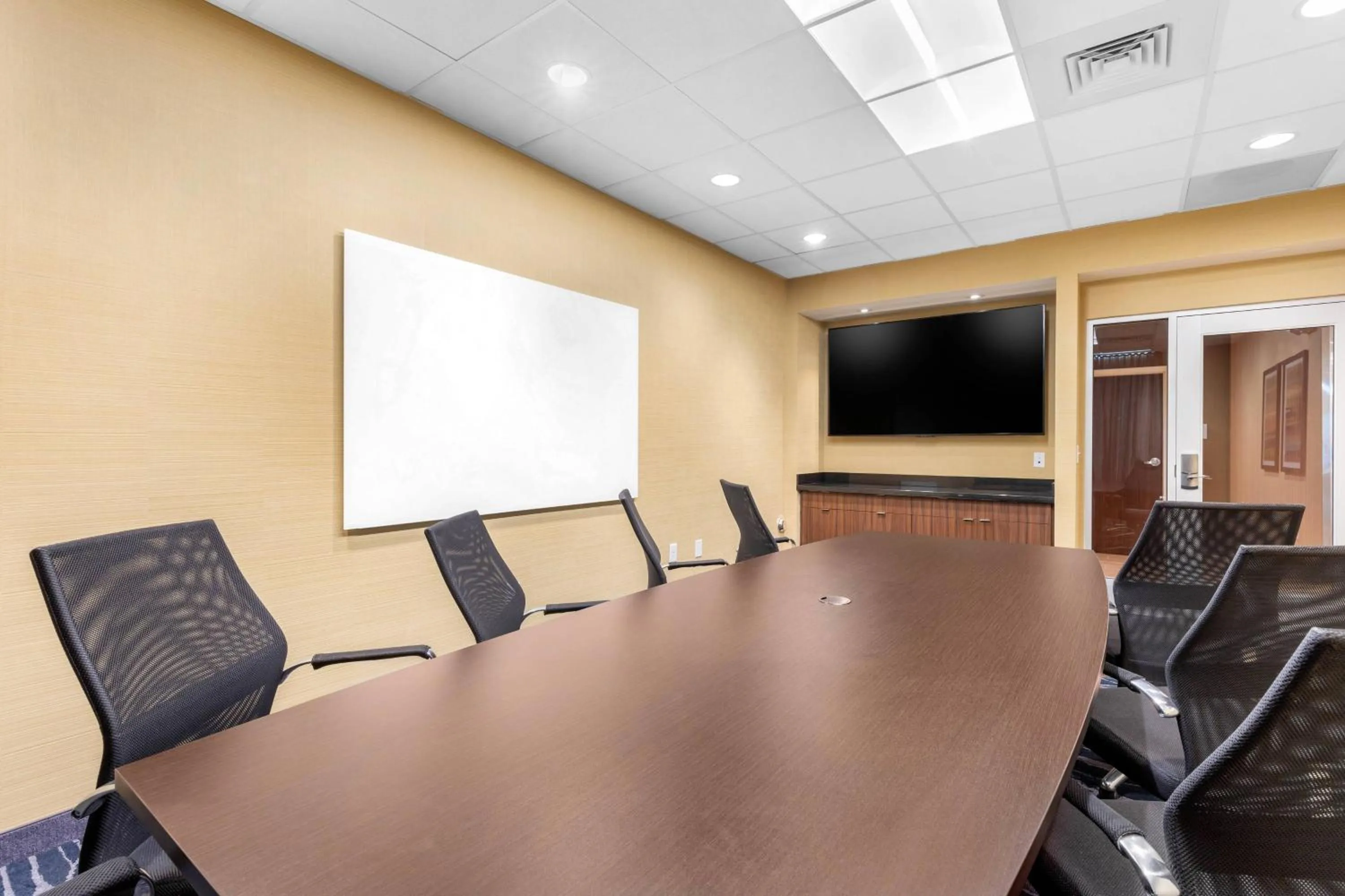 Meeting/conference room in Fairfield Inn & Suites by Marriott Mebane
