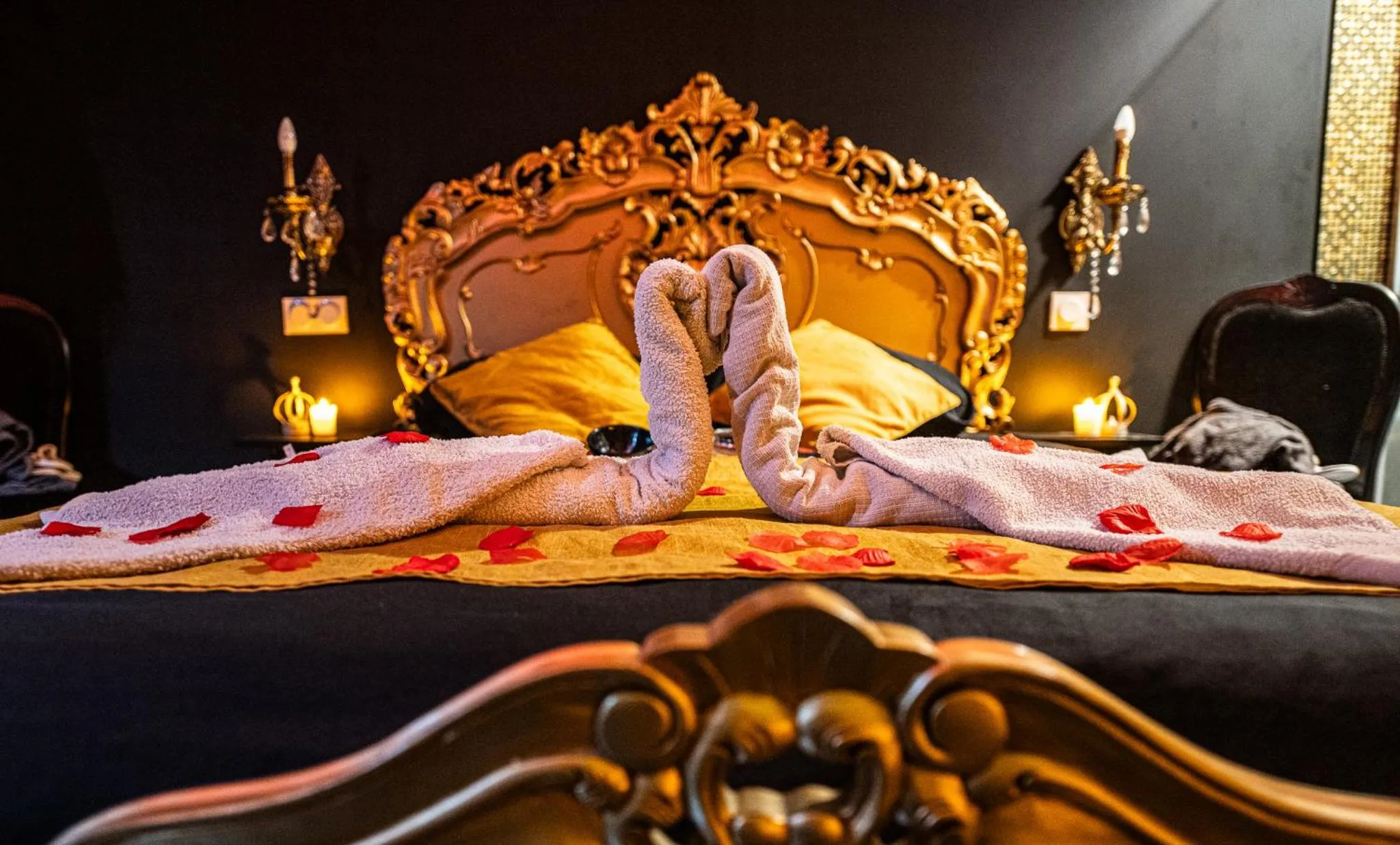 Bed in Suite Romantique