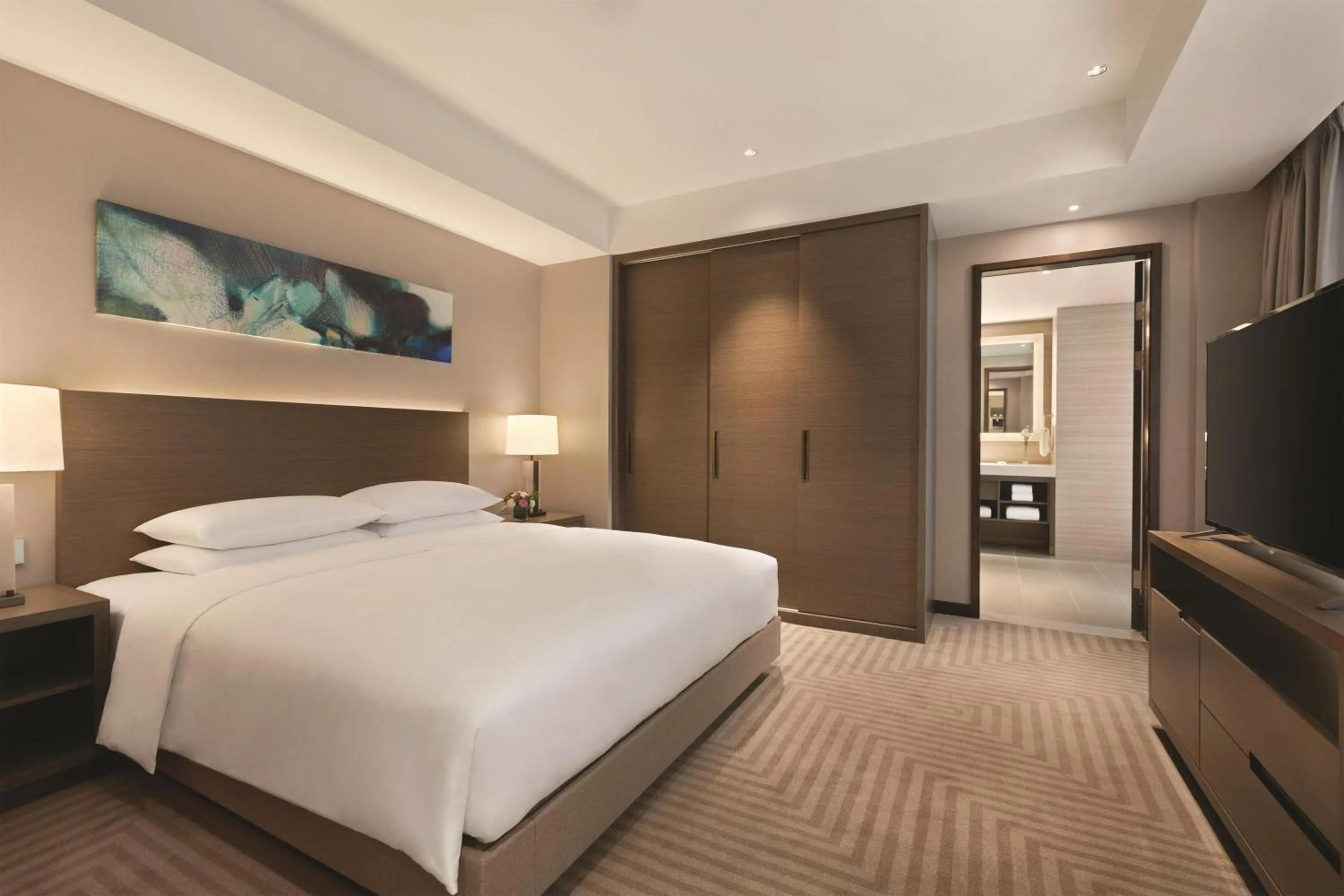 Photo of the whole room, Bed in Hyatt House Chengdu Pebble Walk