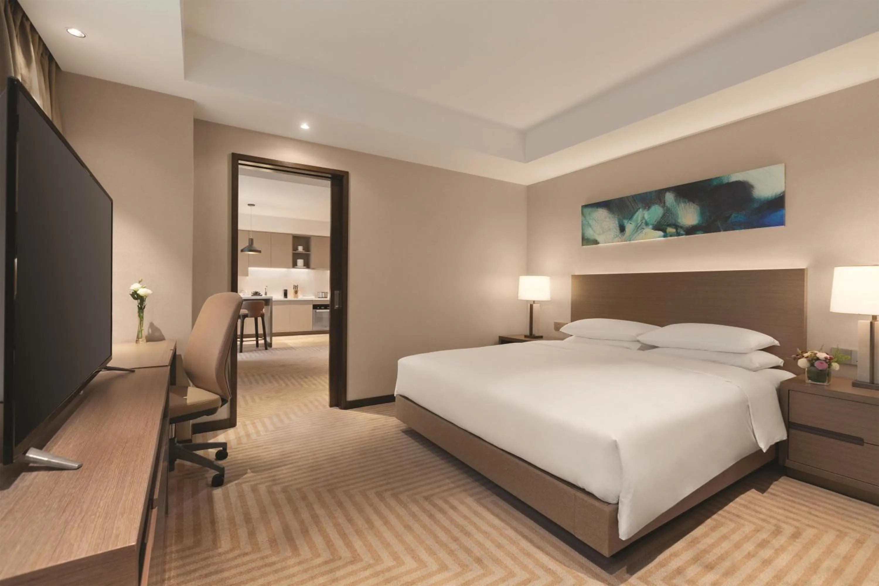 Photo of the whole room, Bed in Hyatt House Chengdu Pebble Walk