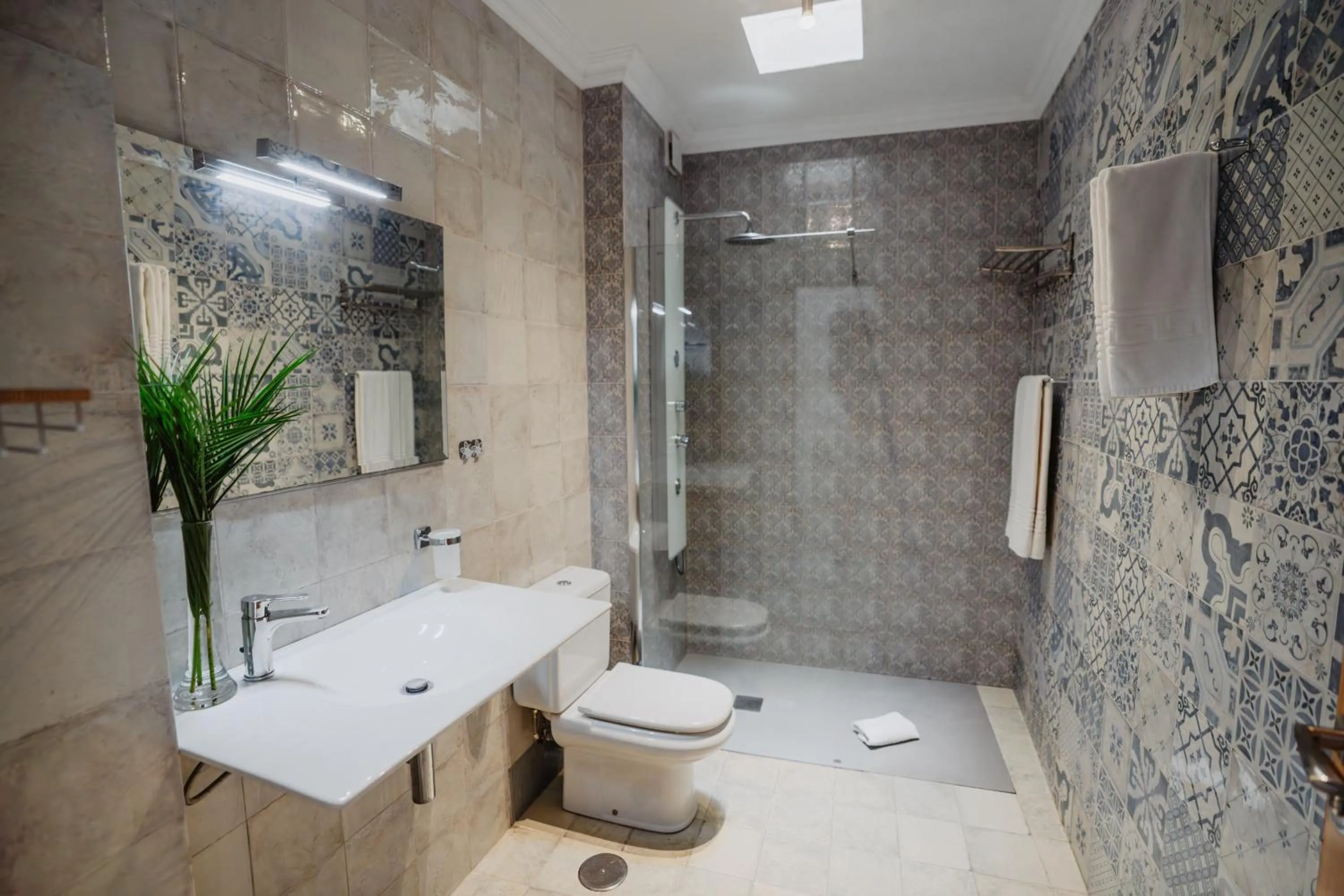 Bathroom in Lagos de Fañabé Beach Resort