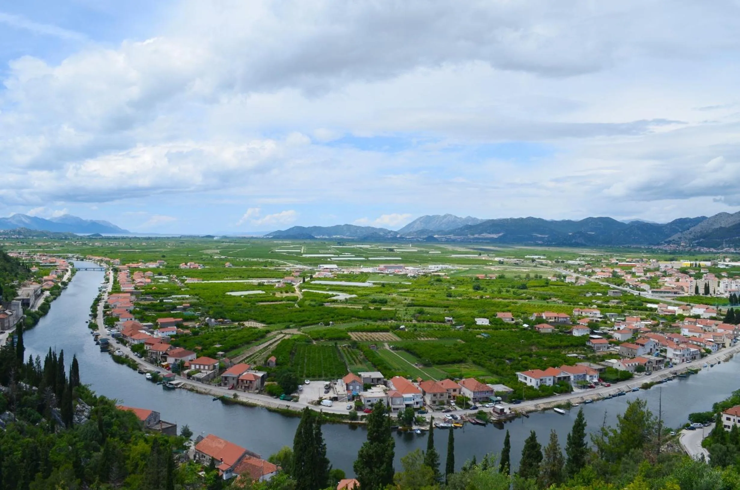 Spring in Hotel Merlot