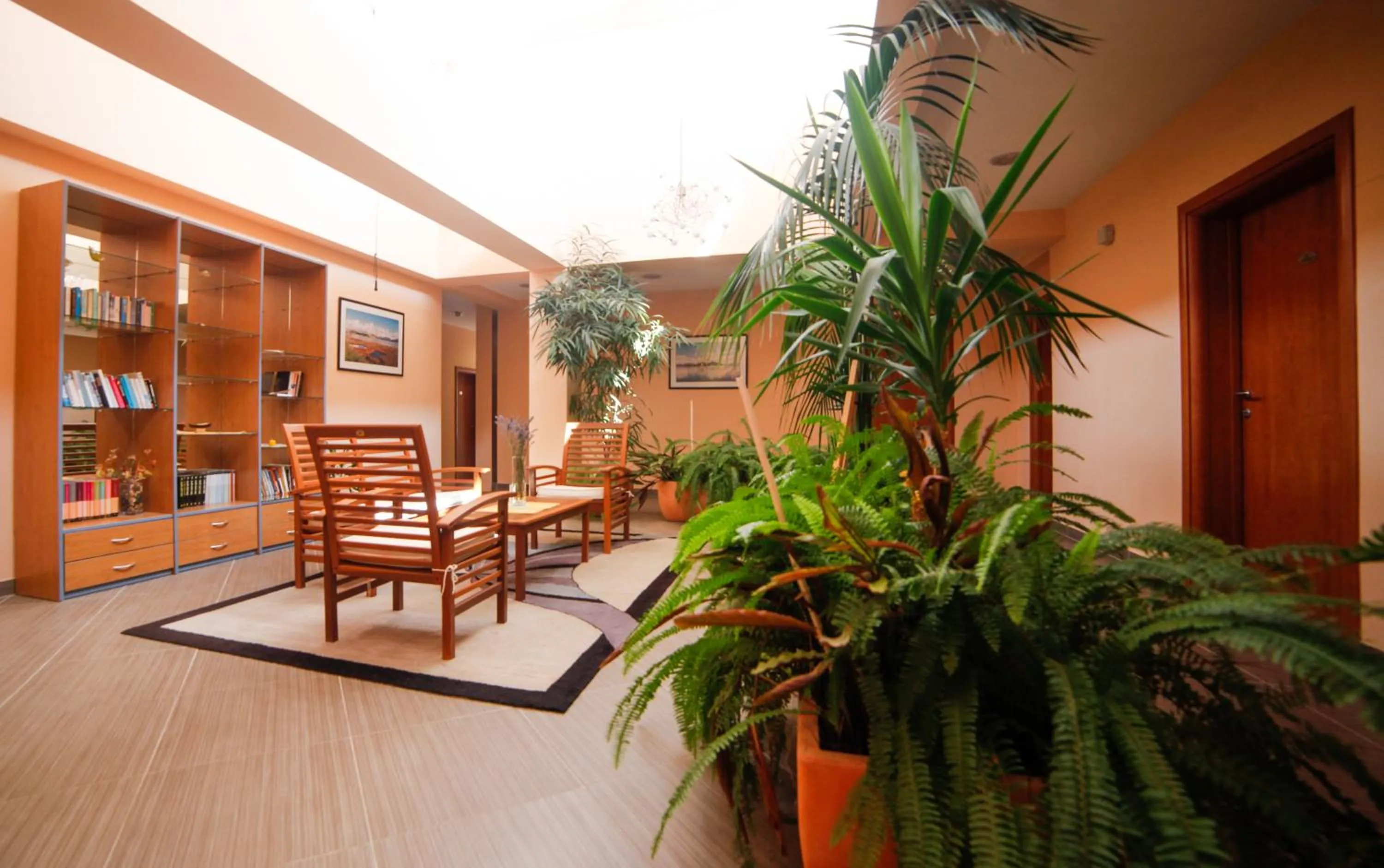 Communal lounge/ TV room in Hotel Merlot