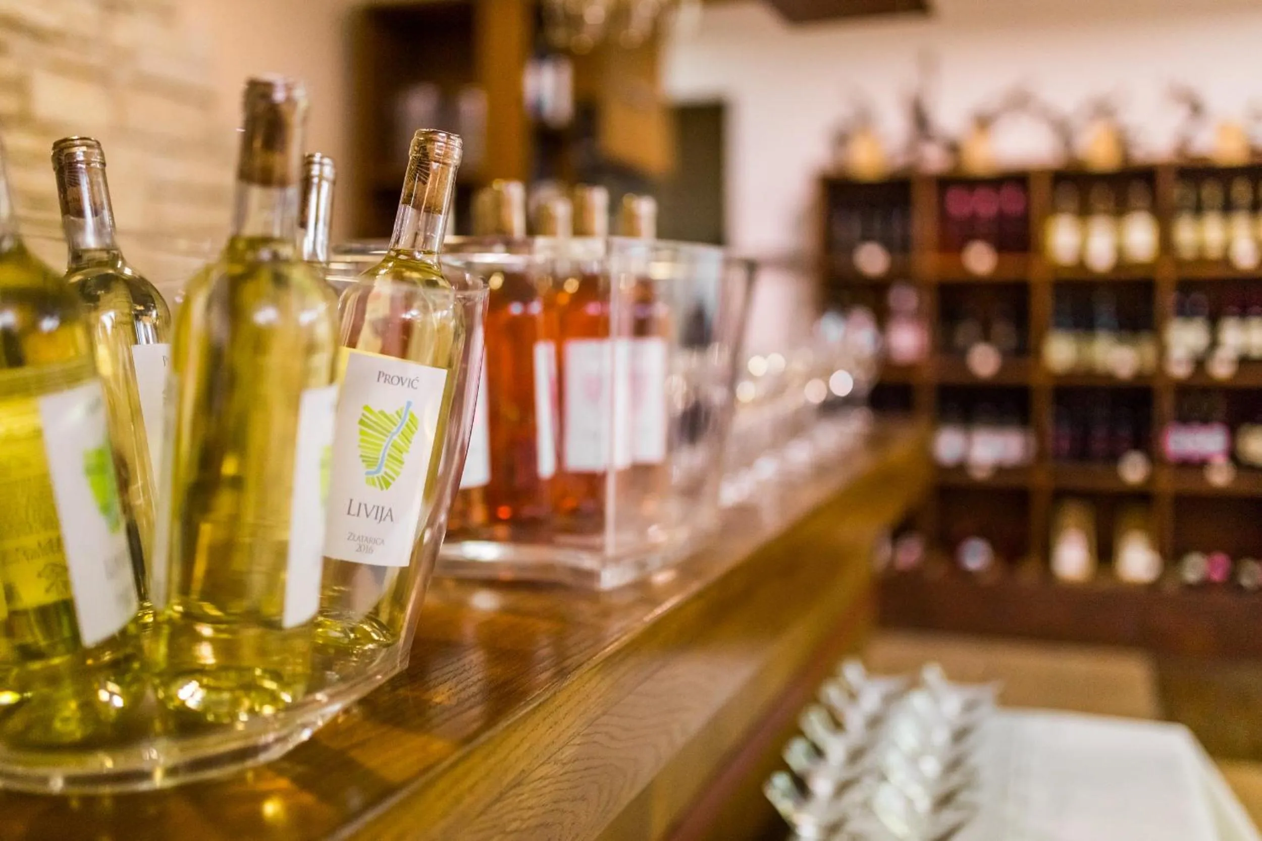 Restaurant/places to eat in Hotel Merlot