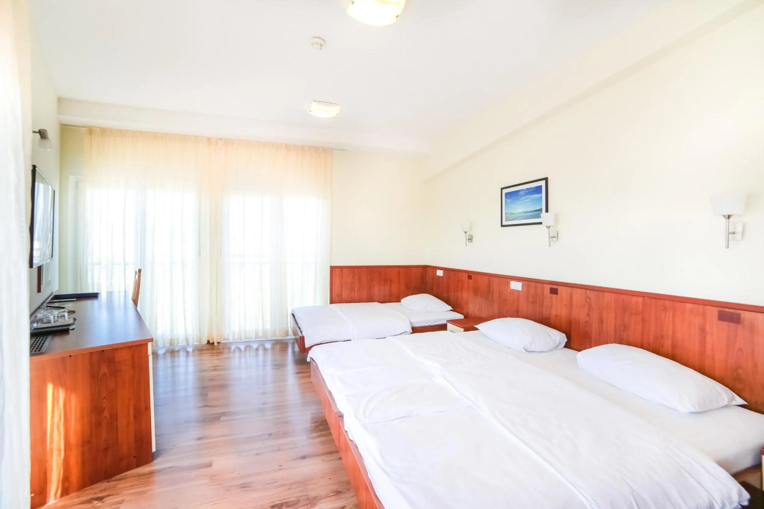 Bedroom, Bed in Hotel Merlot