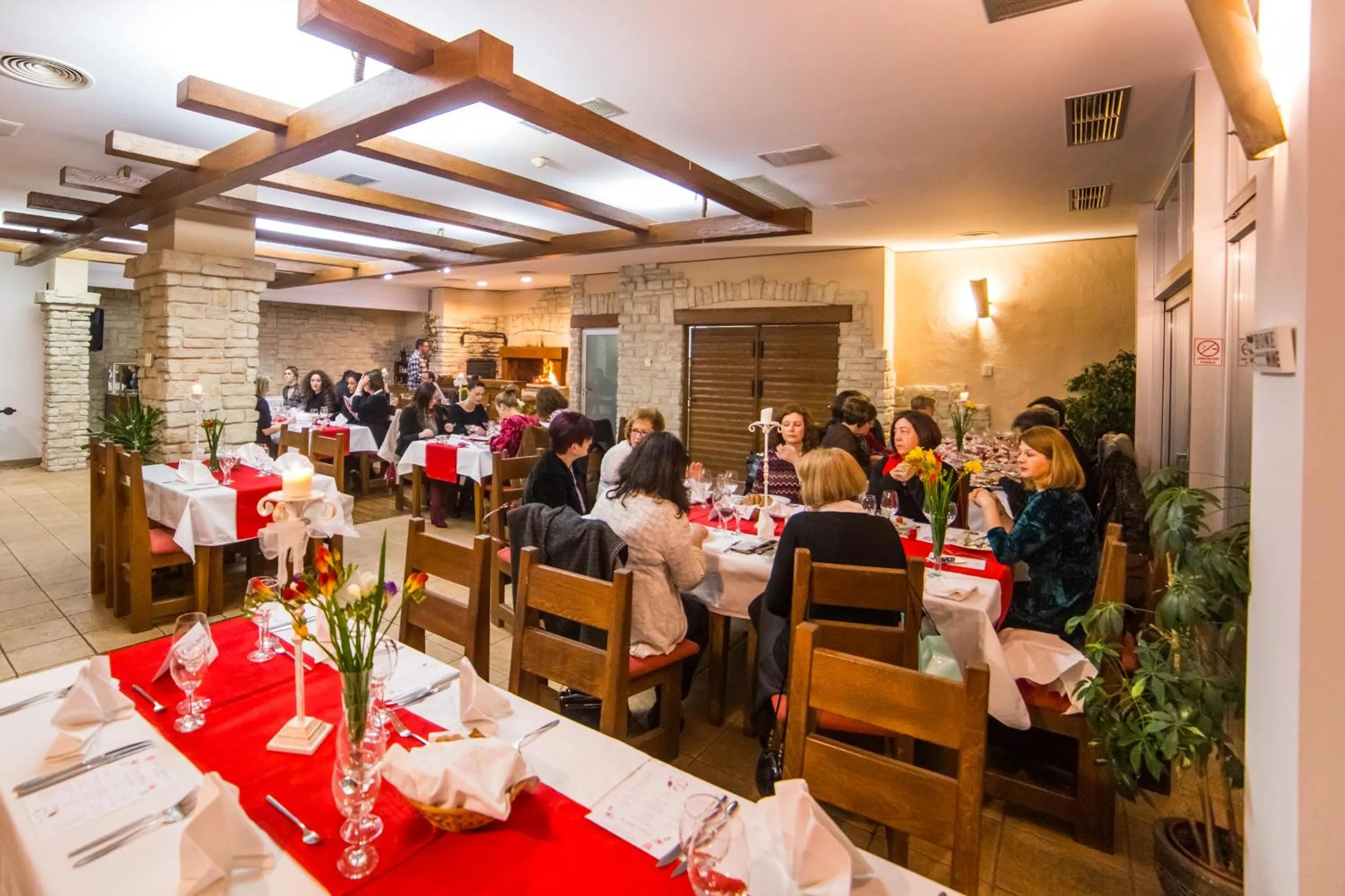 Restaurant/places to eat in Hotel Merlot