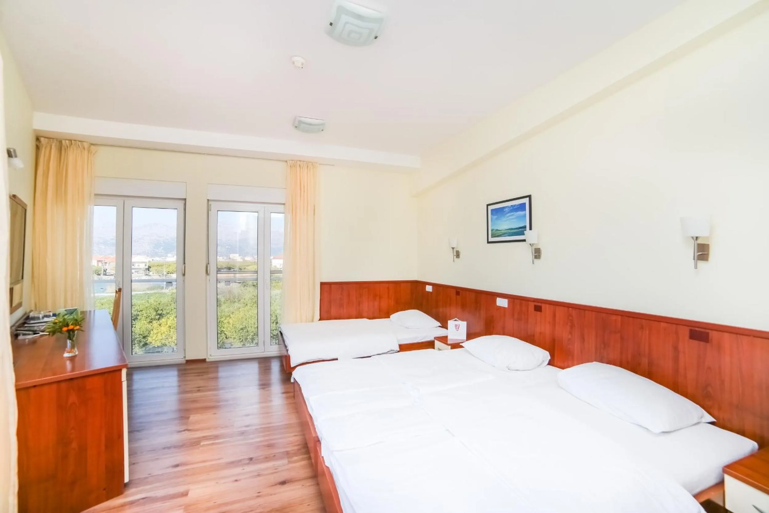 Bedroom, Bed in Hotel Merlot