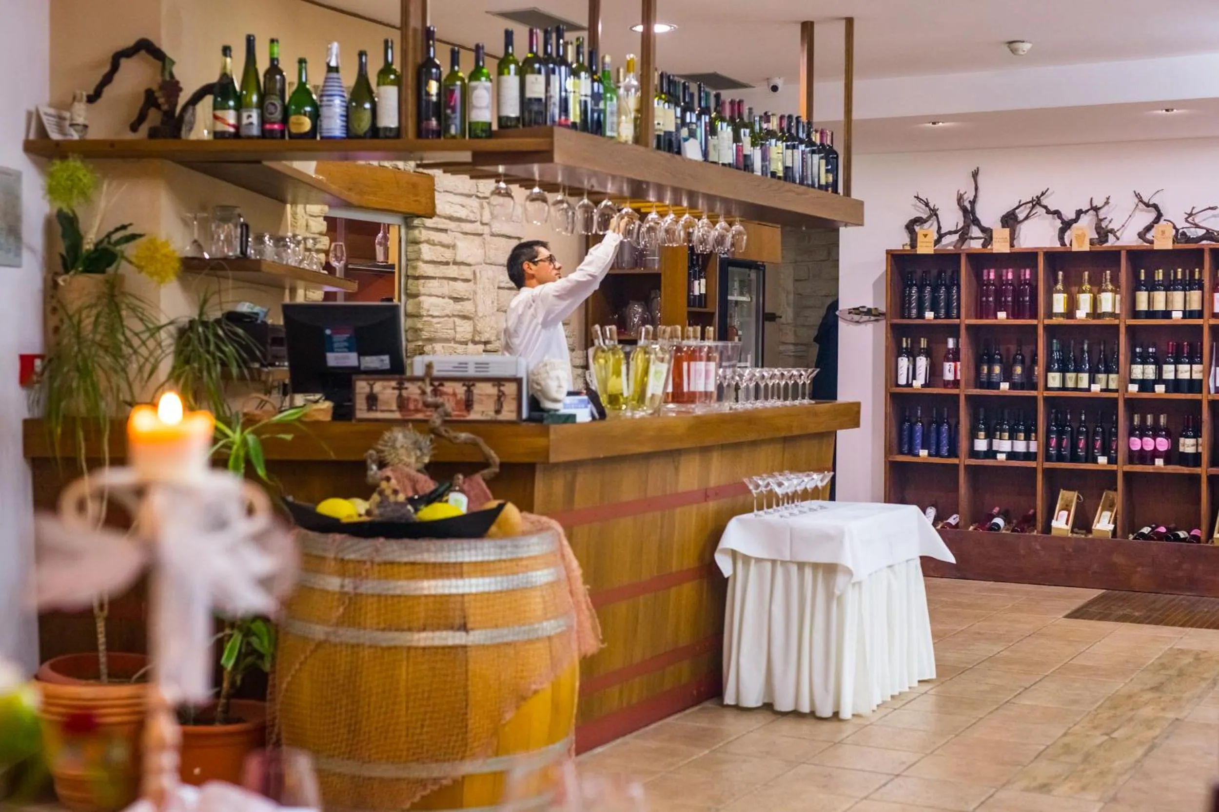 Restaurant/places to eat in Hotel Merlot