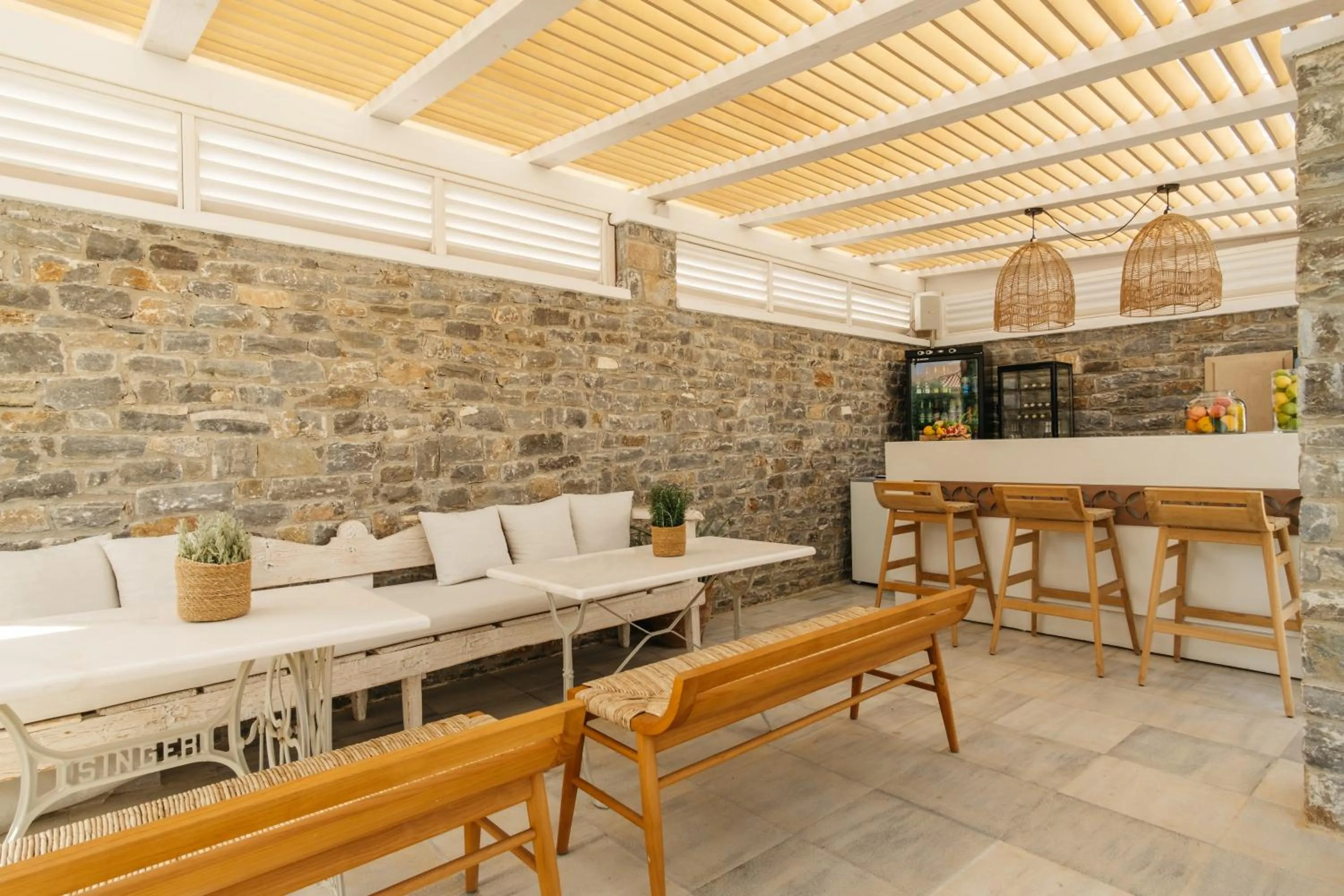 Restaurant/places to eat in Cyano Hotel