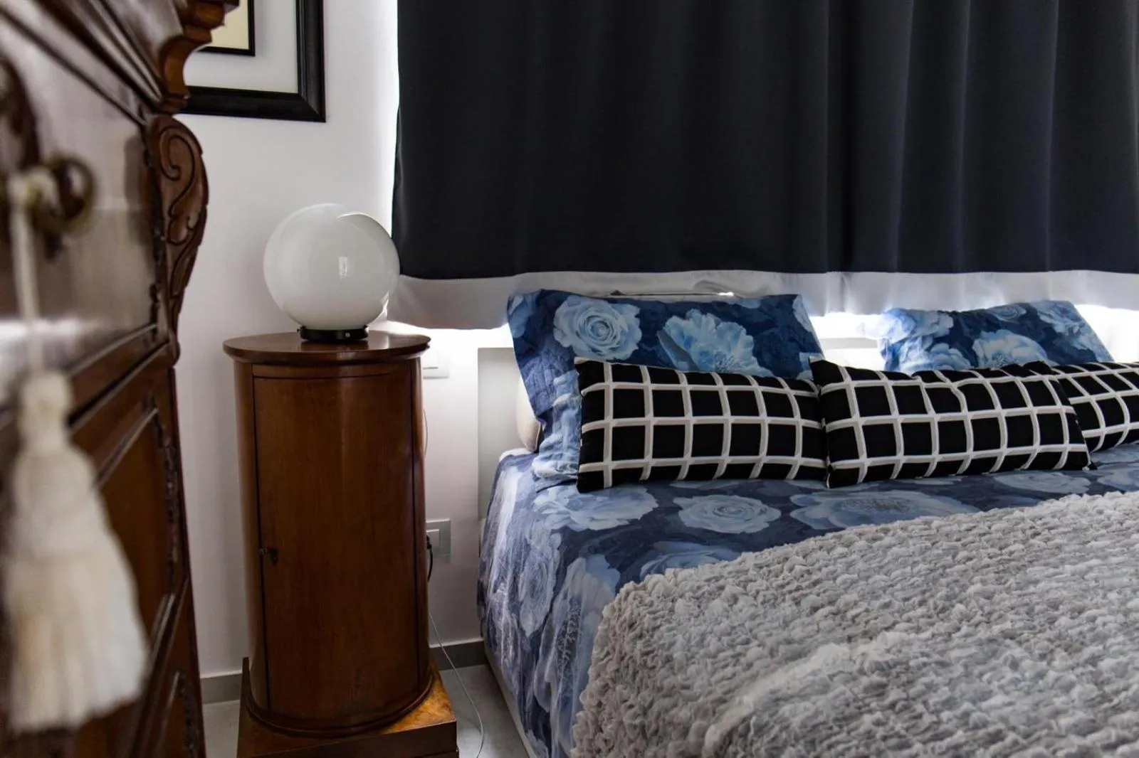 Bedroom, Bed in Hotel CineApollo - Ogni camera un film!